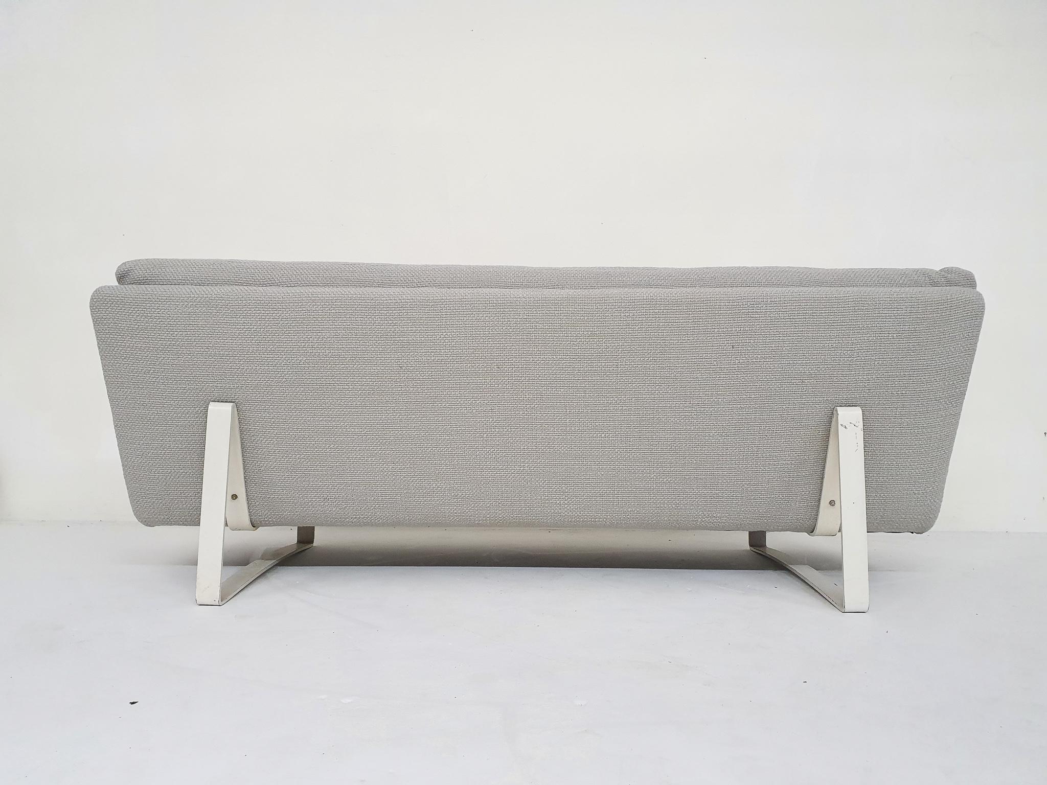 Metal C684 sofa by Kho Liang Ie for Artifort, The Netherlands 1968 For Sale
