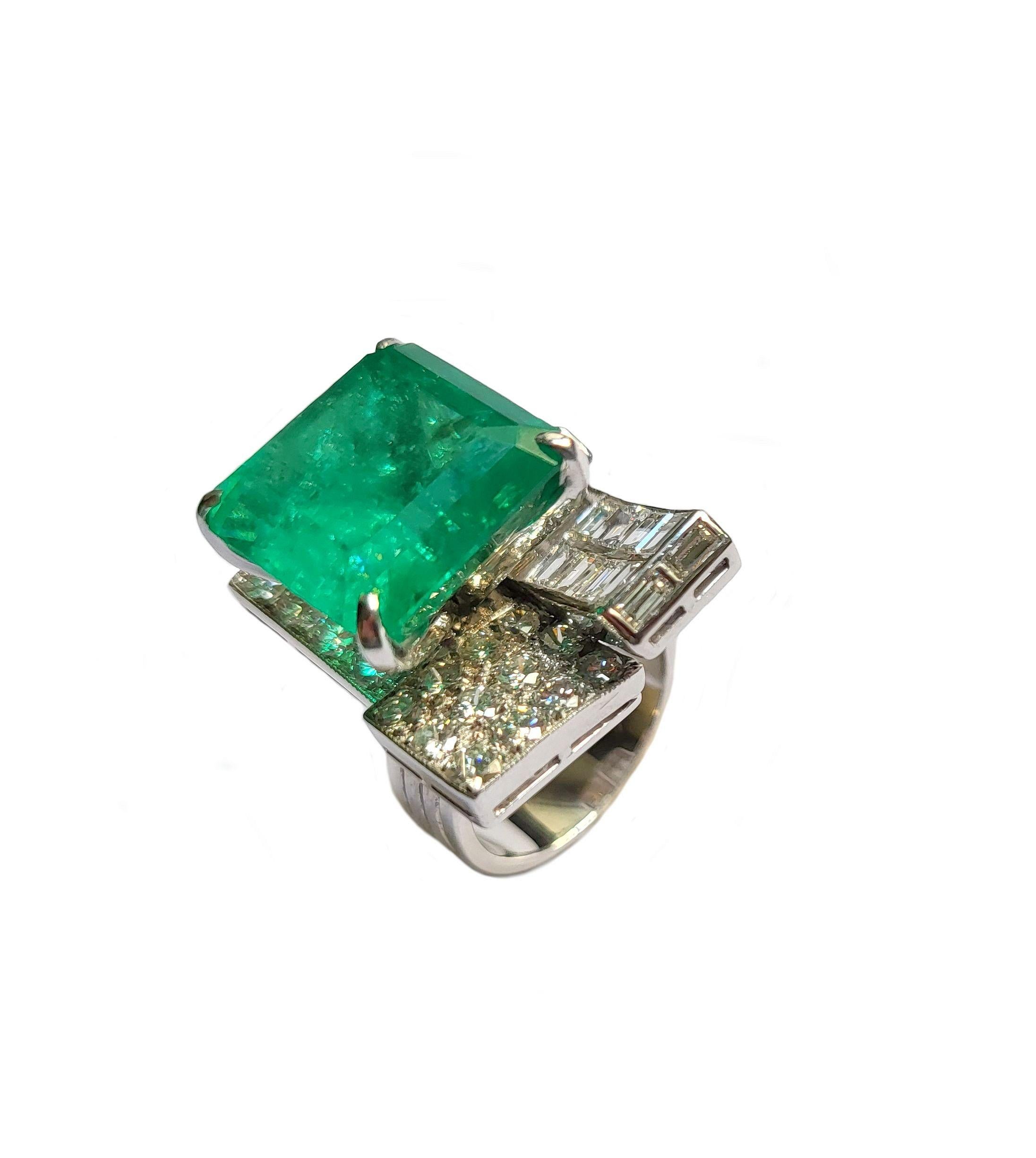 Ca. 12 Karat Natürlicher Kolumbianischer Smaragd  Diamant Weißgold Ring im Zustand „Hervorragend“ im Angebot in Berlin, DE