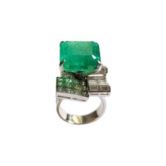 Ca. 12 Carati di smeraldo colombiano naturale  Anello con diamante in oro bianco
