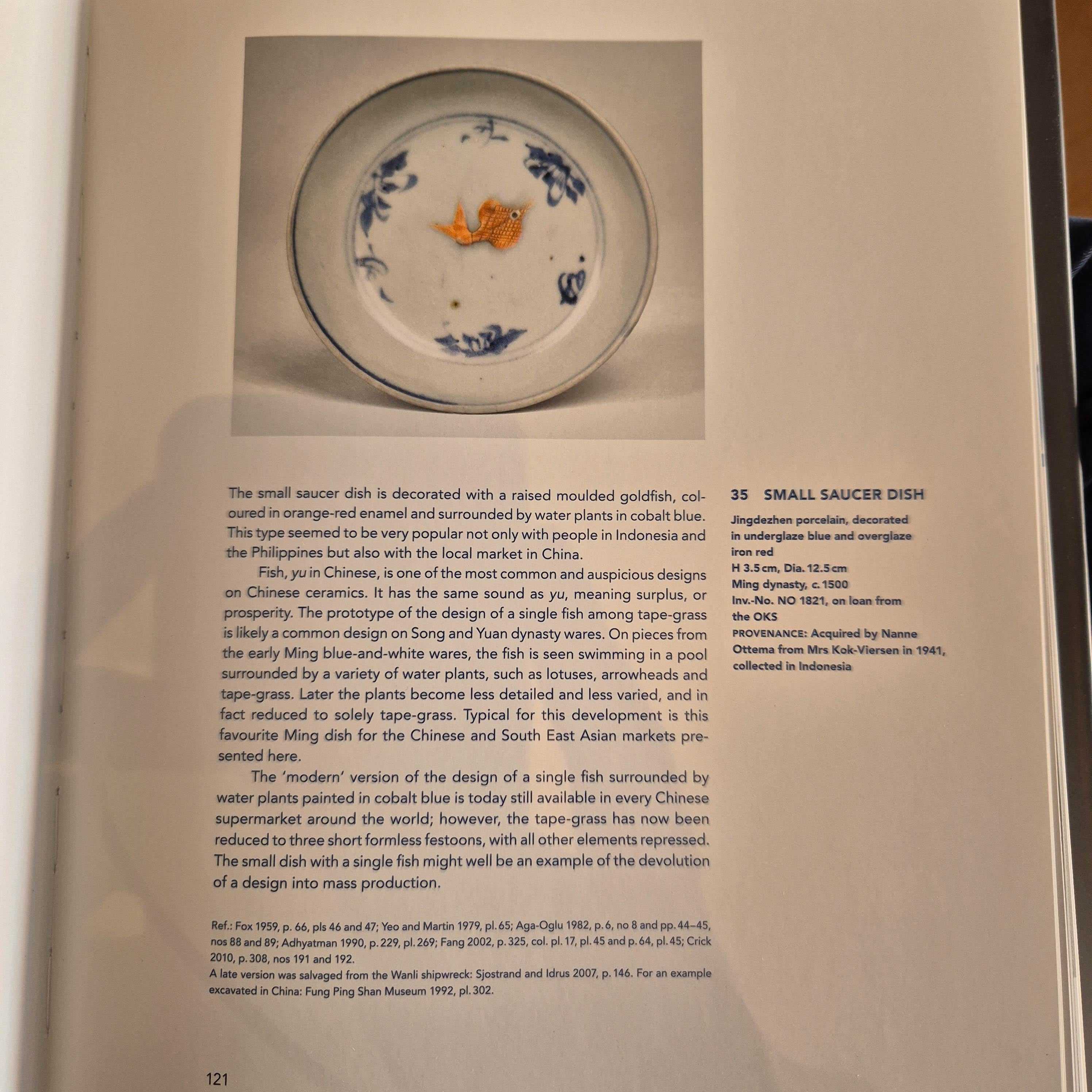 Ca 1500 Antichi piatti a forma di pesce rosso in rilievo Porcellana cinese Cina in vendita 4