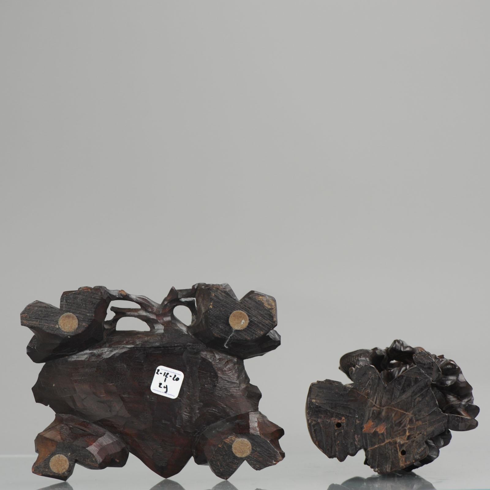 Statue chinoise en bois sculpté représentant un pêcheur:: son fils et une grue:: vers 1900 7