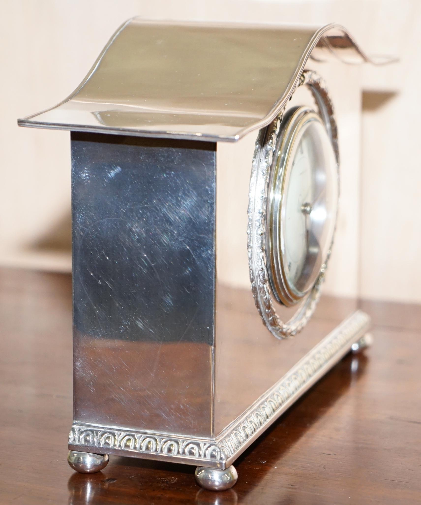 1900 Liberty & Co. London Sterlingsilber versilbert Archibald Knox Mantle Clock im Angebot 4