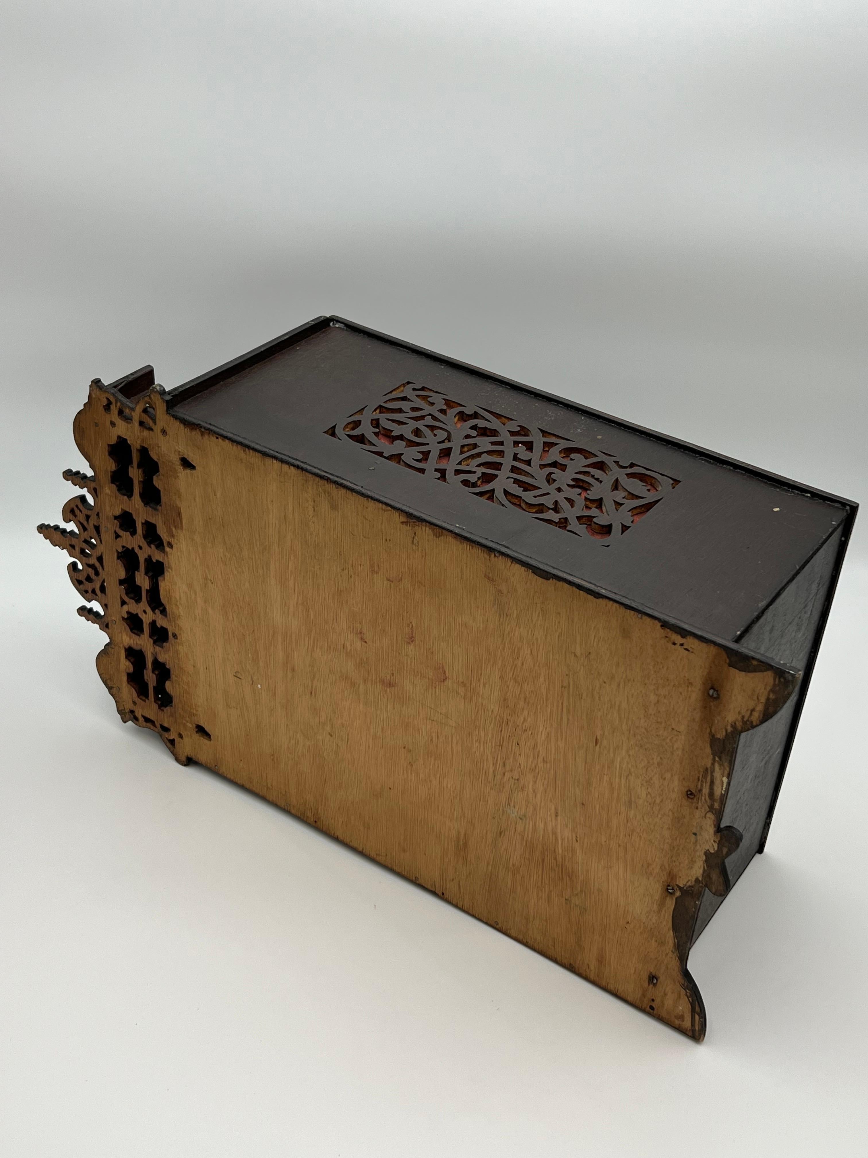 Ca. 1900 Armario colgante RÚSTICO, armario de granja de estilo rústico escandinavo en venta 5