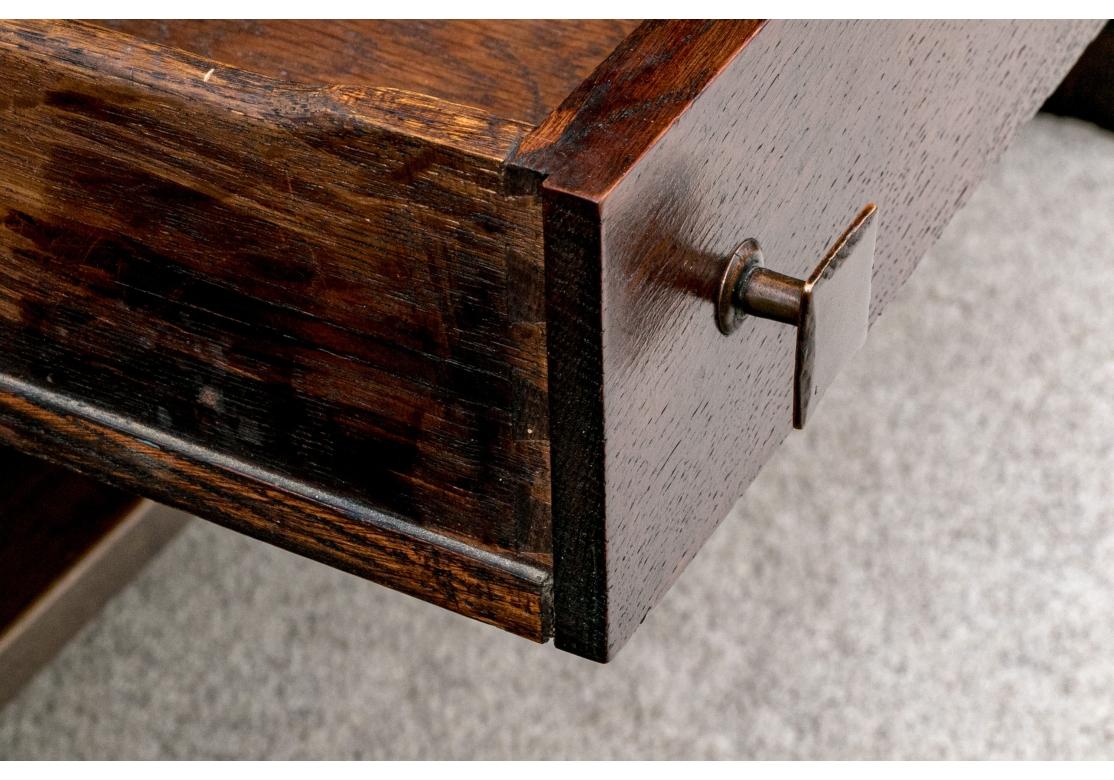 Vers 1910, Limberts Dutch Arts Crafts Furniture Co. 1910, Limberts Dutch Arts & Crafts Furniture Co. Bureau d'écriture en vente 7