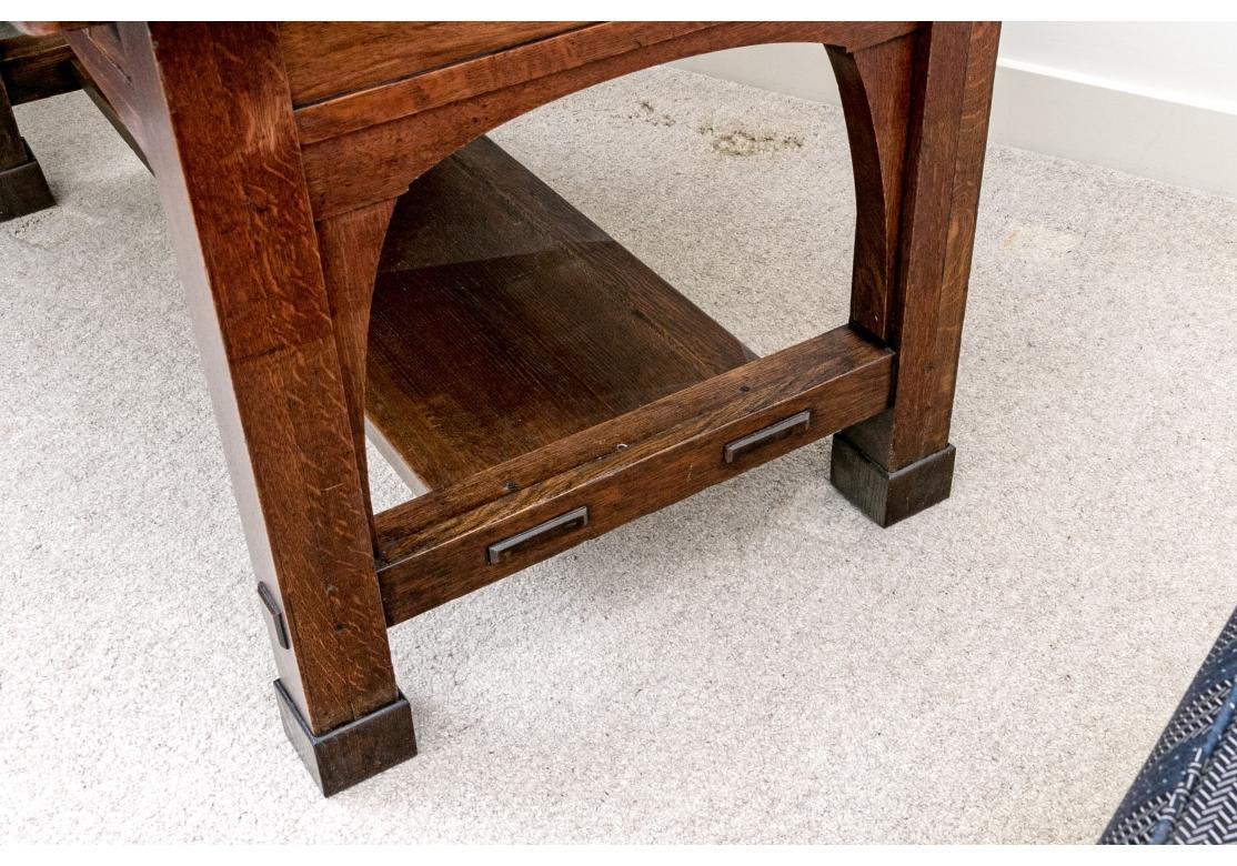 Vers 1910, Limberts Dutch Arts Crafts Furniture Co. 1910, Limberts Dutch Arts & Crafts Furniture Co. Bureau d'écriture en vente 2