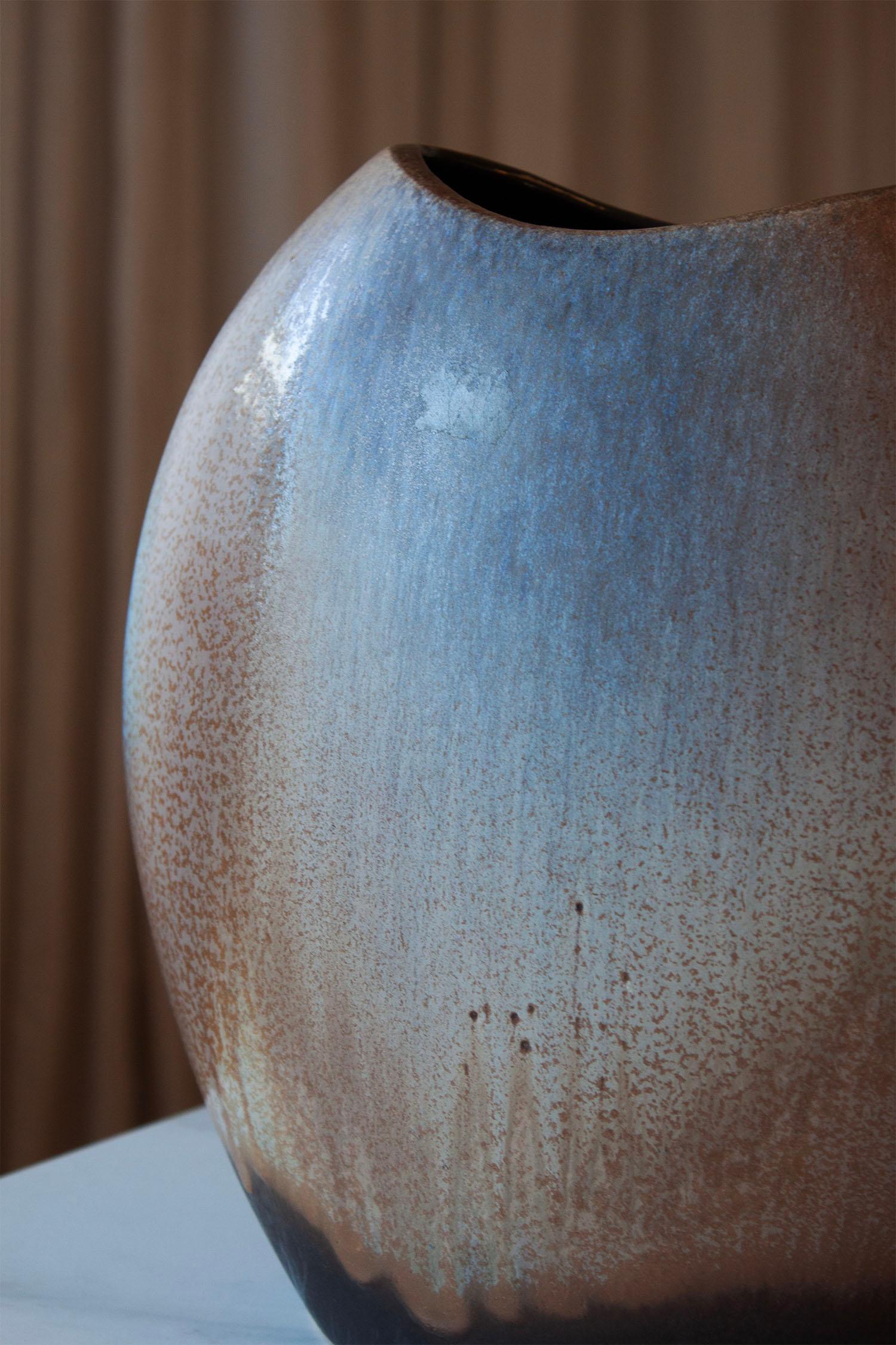Ca 1970s Large Handcrafted German Studio Pottery Vase in Brown, blue Glaze In Good Condition For Sale In Rümmingen, BW