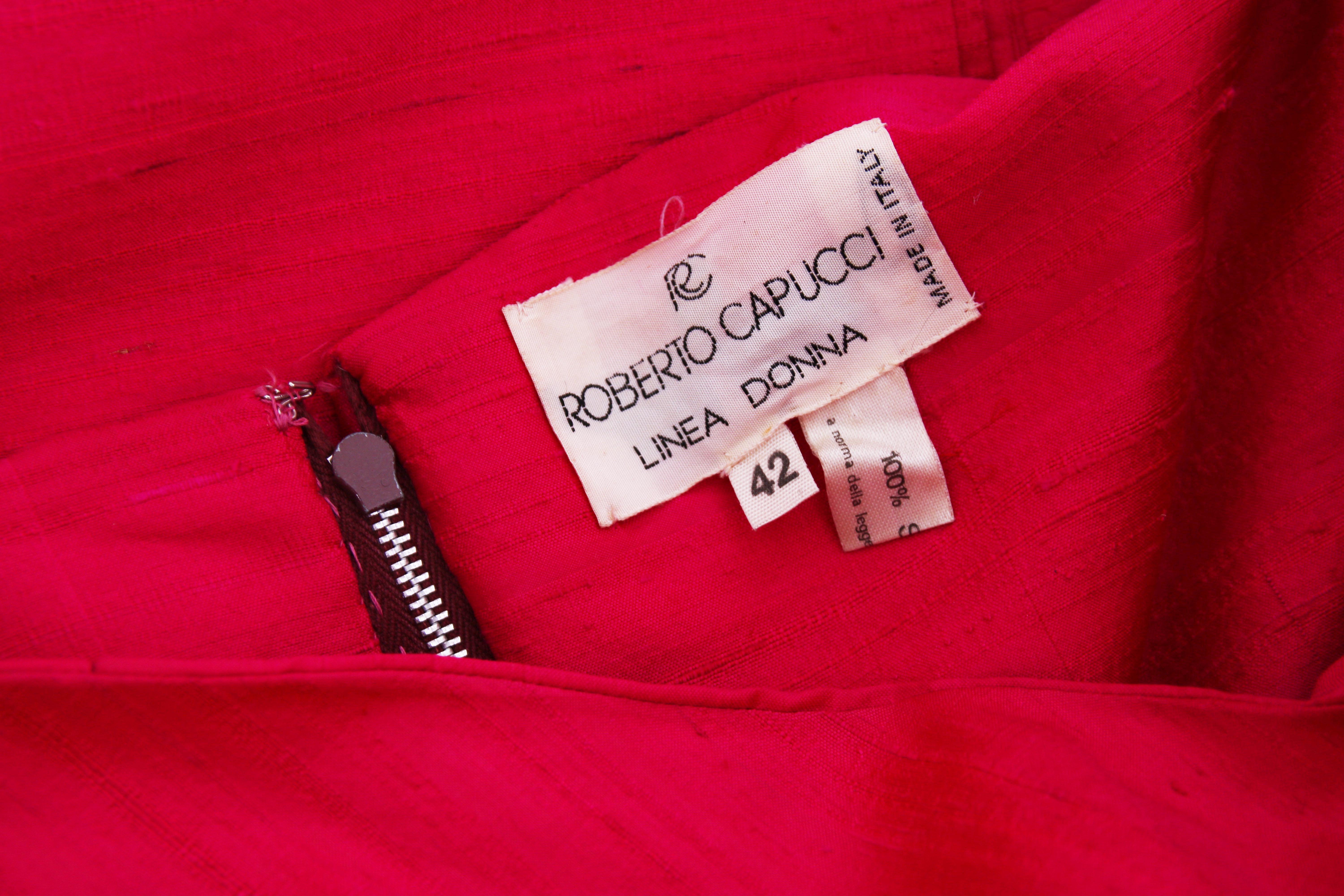 Ca. 1980 Roberto Capucci Trägerloses Abendkleid aus Fuchsia Seiden-Shantung mit Schärpe im Angebot 4