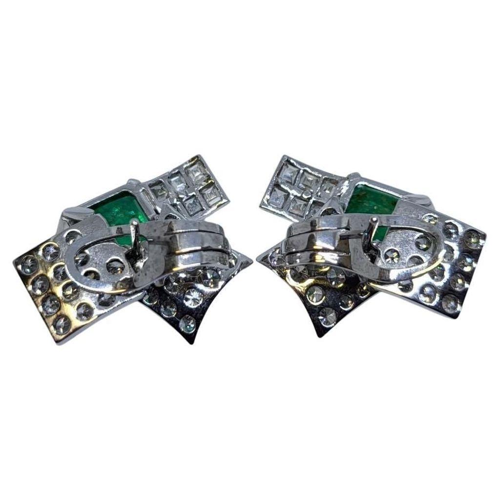 Ca. Émeraude colombienne naturelle de 8 carats  Boucles d'oreilles en or blanc avec diamants en vente 2