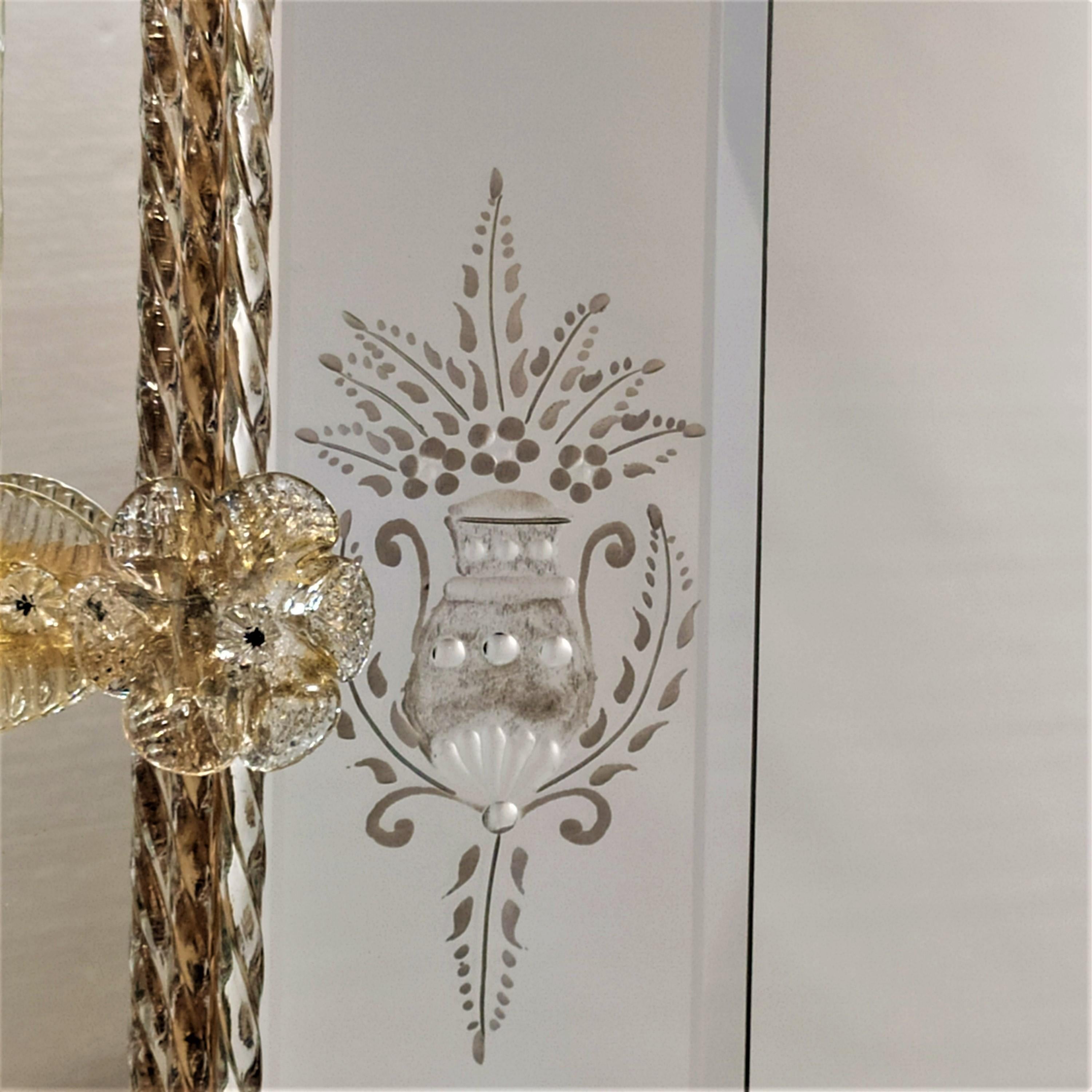 „Ca' Bernardo“ Muranoglas-Spiegel im venezianischen Stil, handgefertigt in Italien  (Italienisch) im Angebot