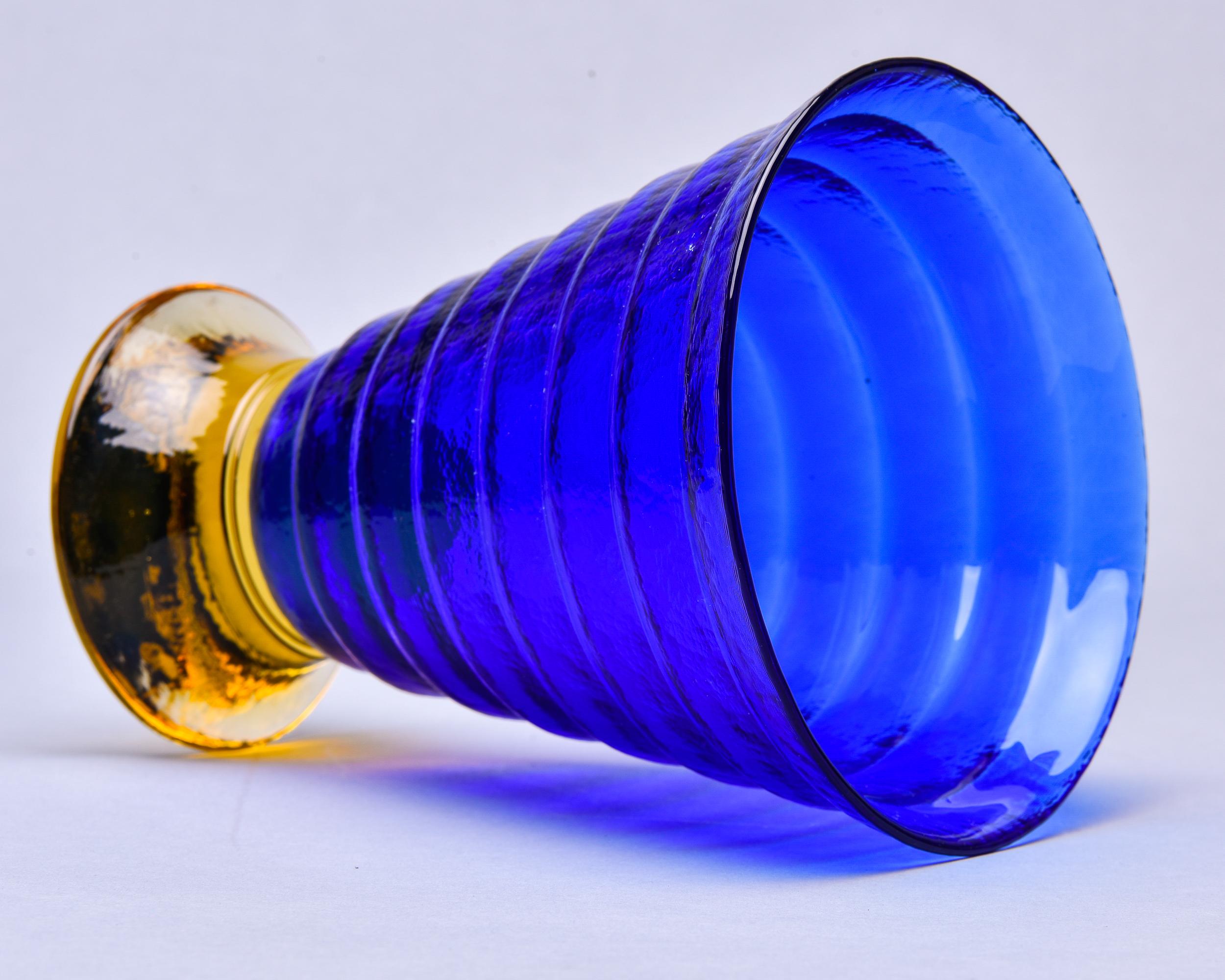 Vaso in vetro blu scuro di Ca Dei Vetrai Murano con base dorata in vendita 4