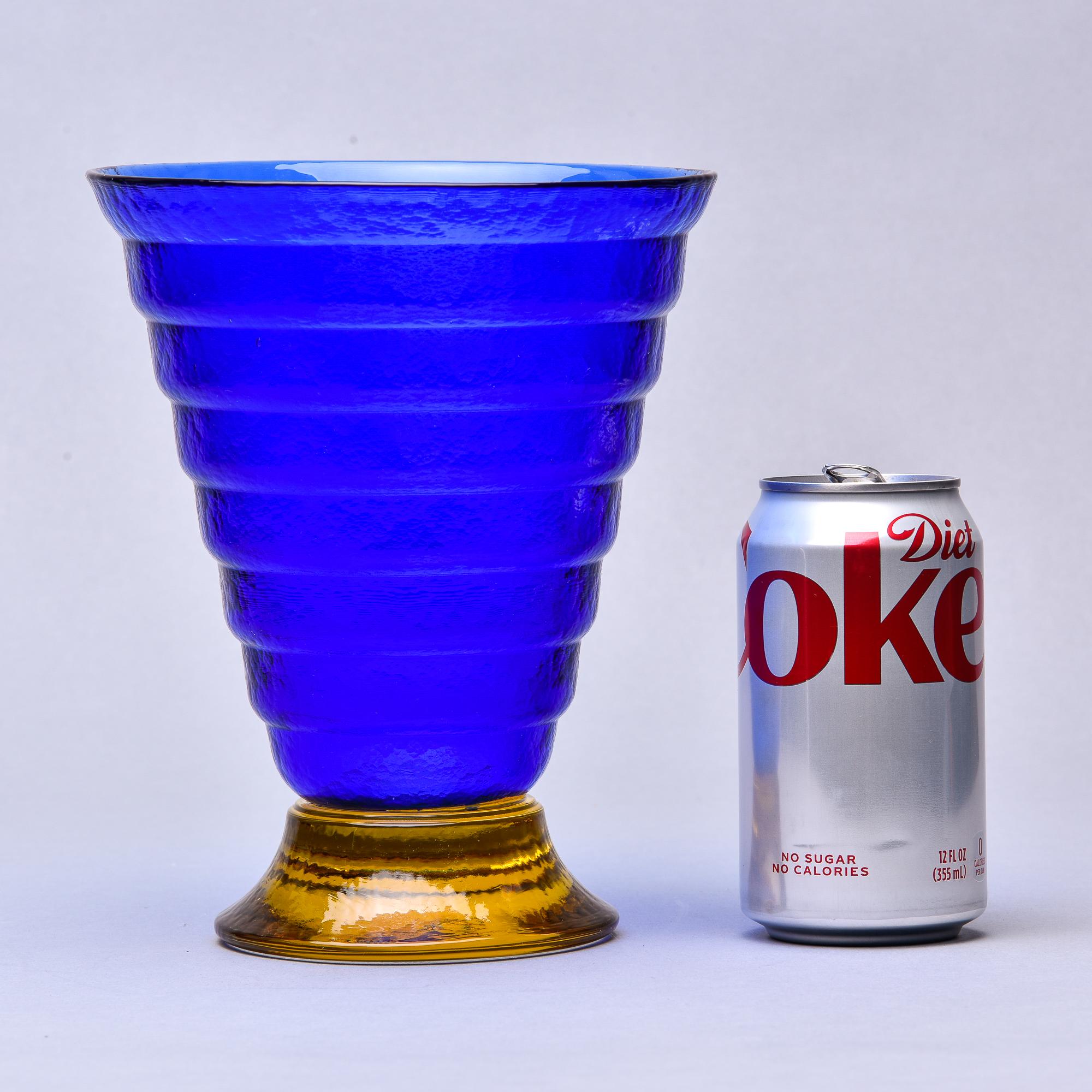 Ca Dei Vetrai Murano Deep Blue Glass Vase with Gold Base For Sale 2