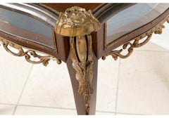 Ca. Table vitrine française du début du 20e siècle