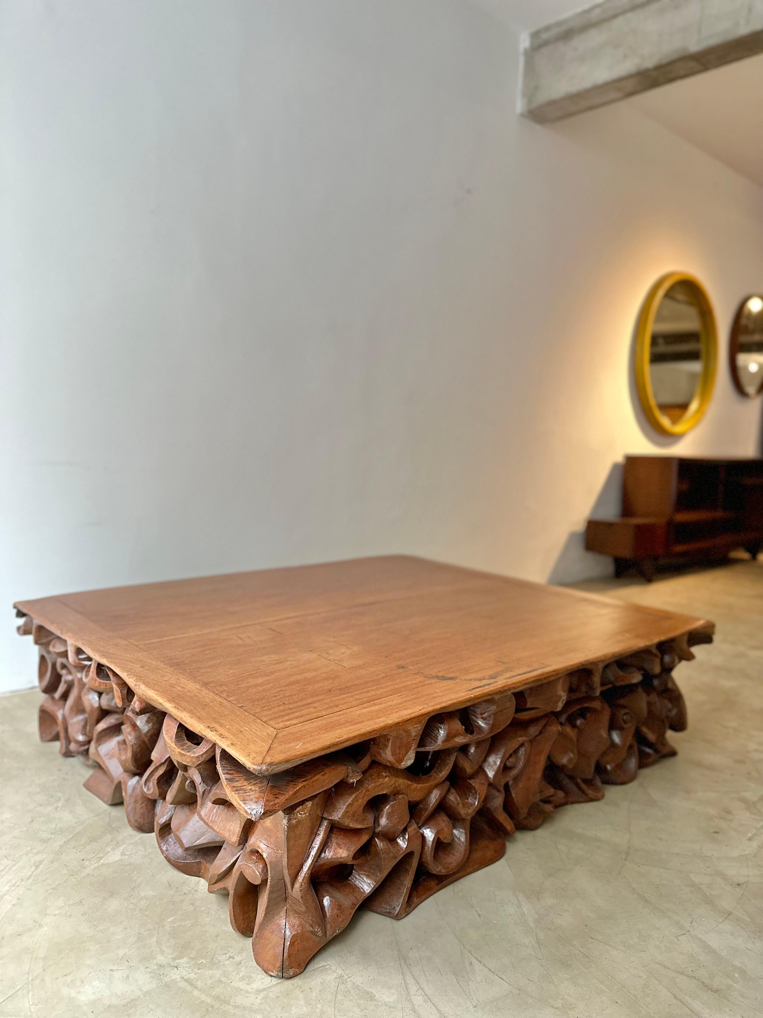 C.A Paudalho. Artisan Center Table in Wood In Good Condition For Sale In Sao Paulo, SP