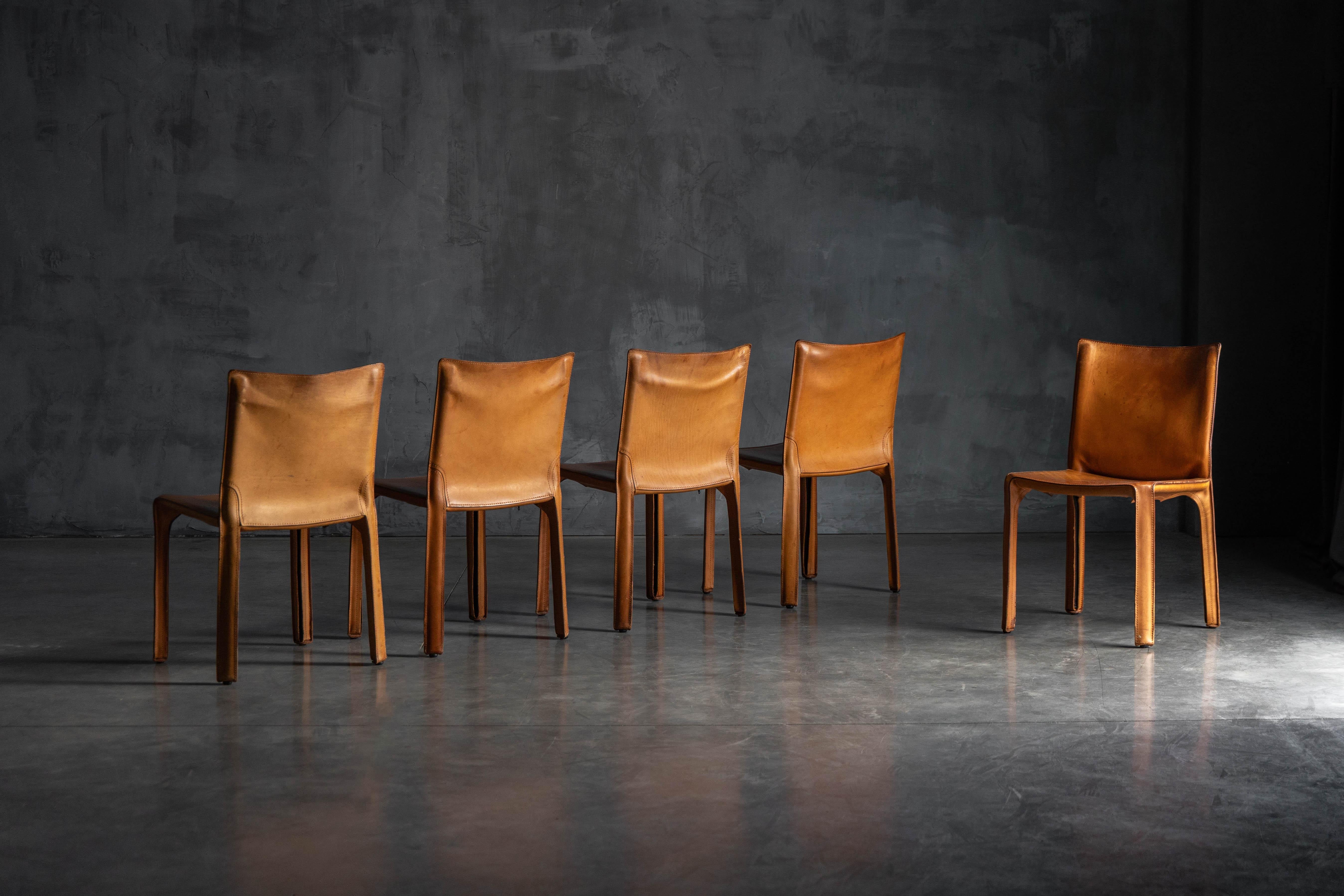 CAB 412 Stühle von Mario Bellini für Cassina, Italien, 1970er Jahre (Ende des 20. Jahrhunderts) im Angebot