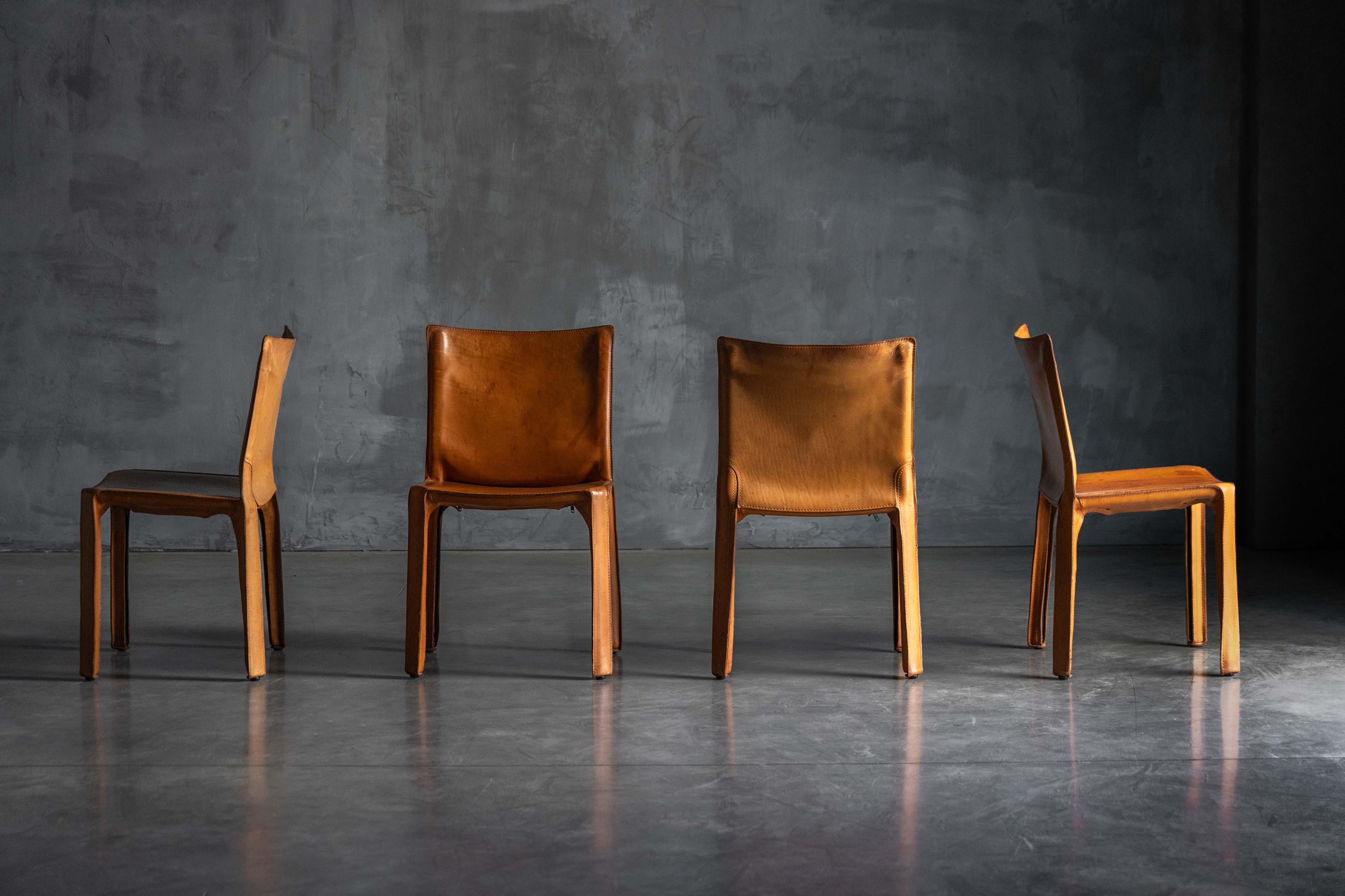 CAB 412 Stühle von Mario Bellini für Cassina, Italien, 1970er Jahre im Angebot 1