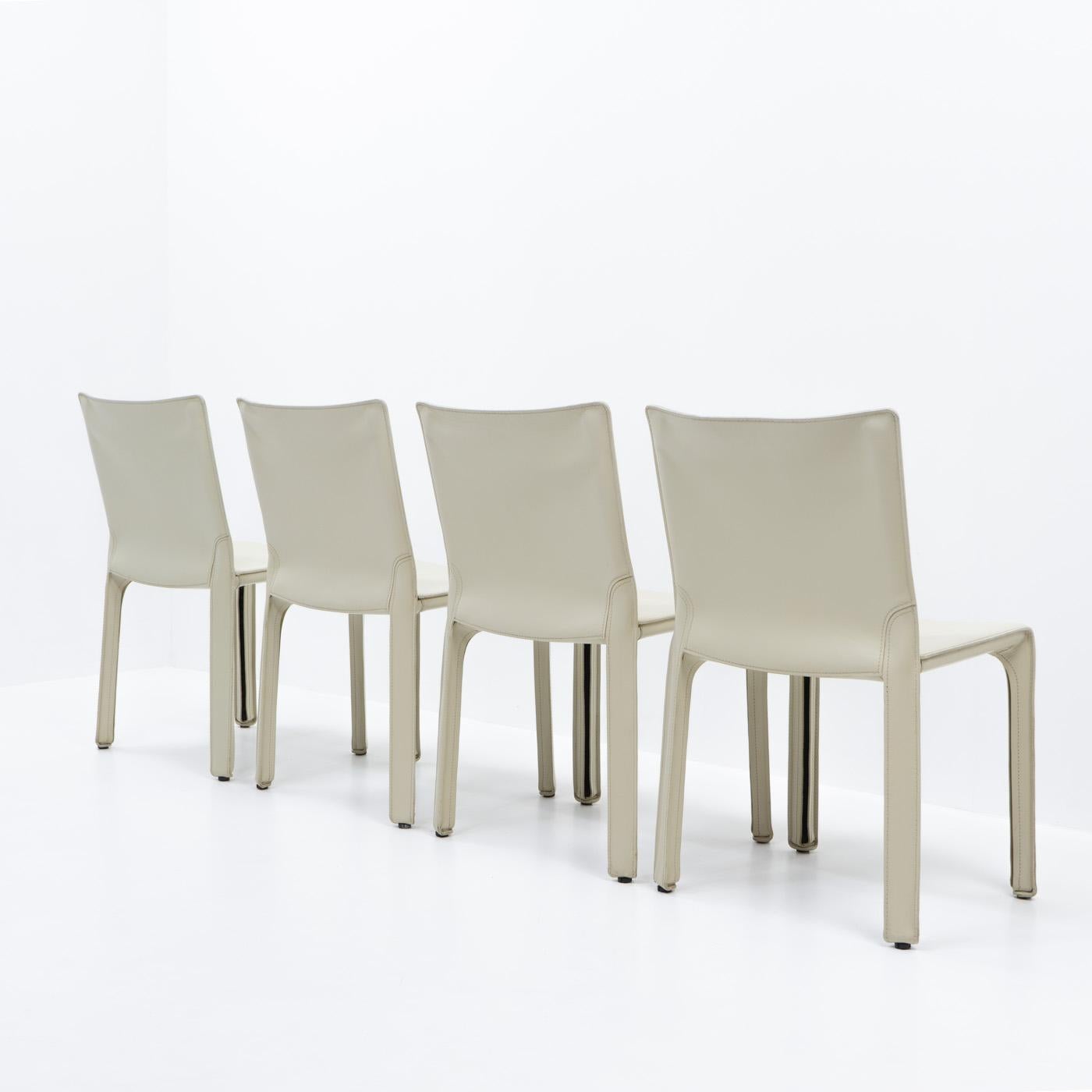 Cab 412 Chairs in Cream Leather by Mario Bellini for Cassina, Set of 4 In Good Condition For Sale In Renens, CH