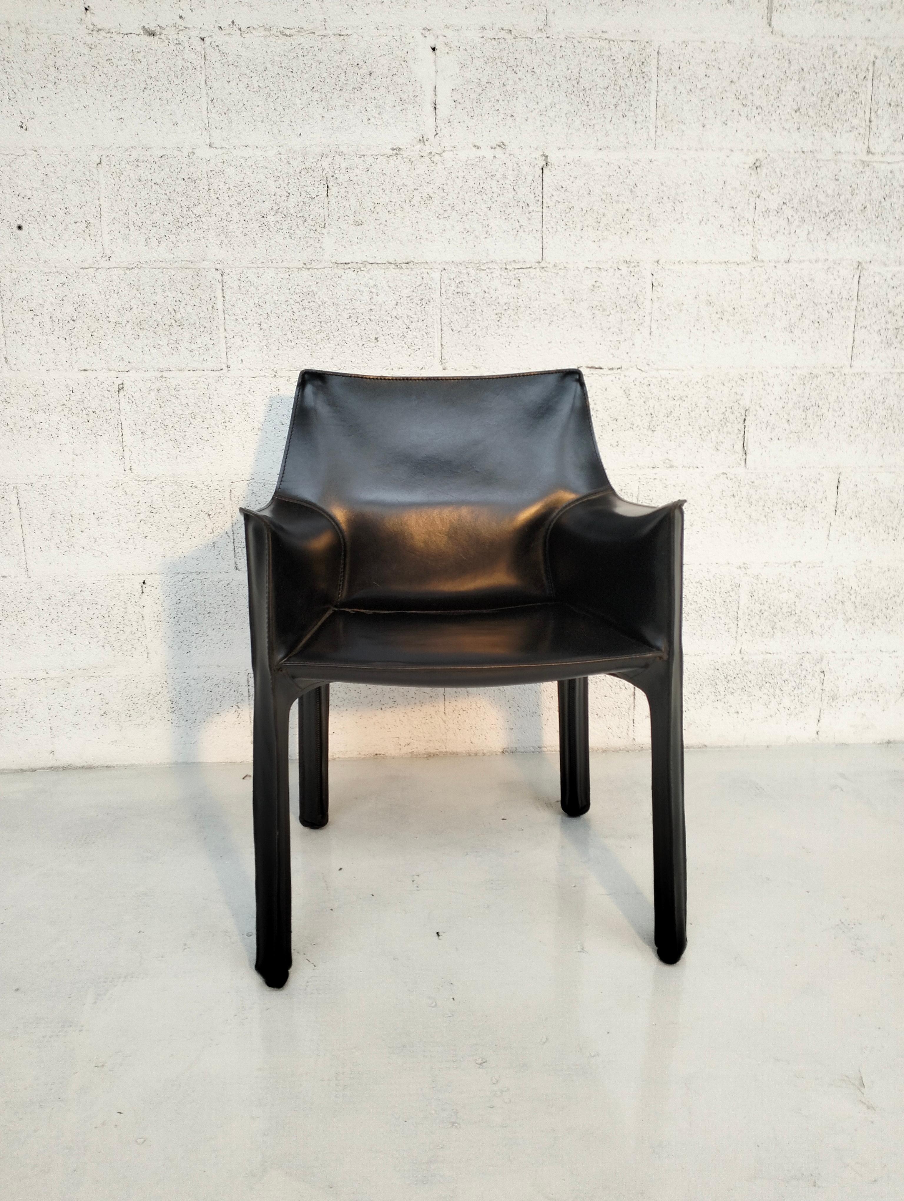 Cab 413 black leather armchair by Mario Bellini for Cassina, Italy, 70's In Good Condition In Padova, IT
