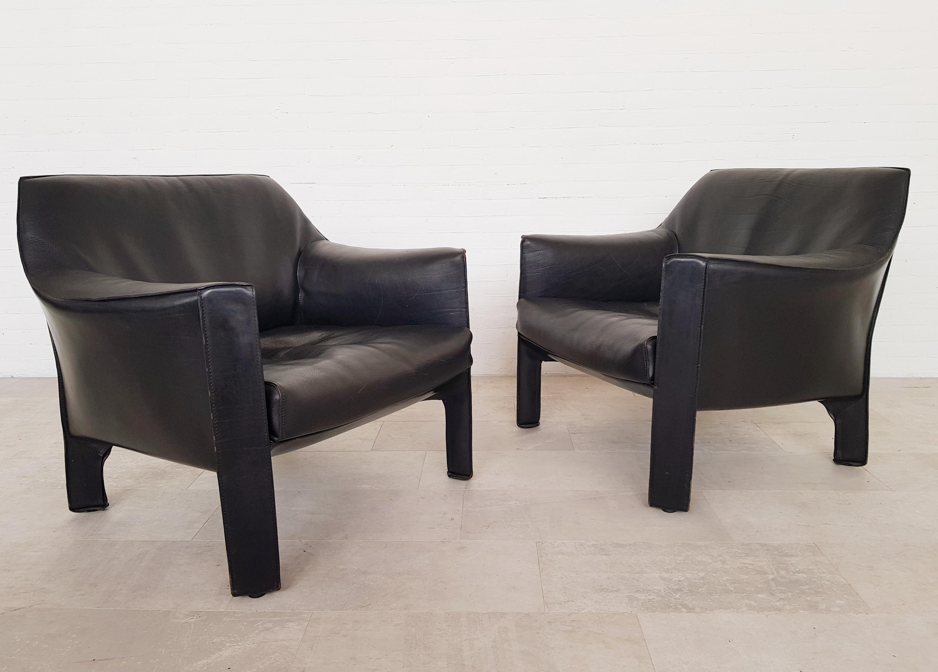 Cassina CAB 415 lounge chairs by Mario Bellini for Cassina, 1980s

The CAB chair has an enamelled steel frame, the very strong black buffalo leather upholstery is zippered over the frame.