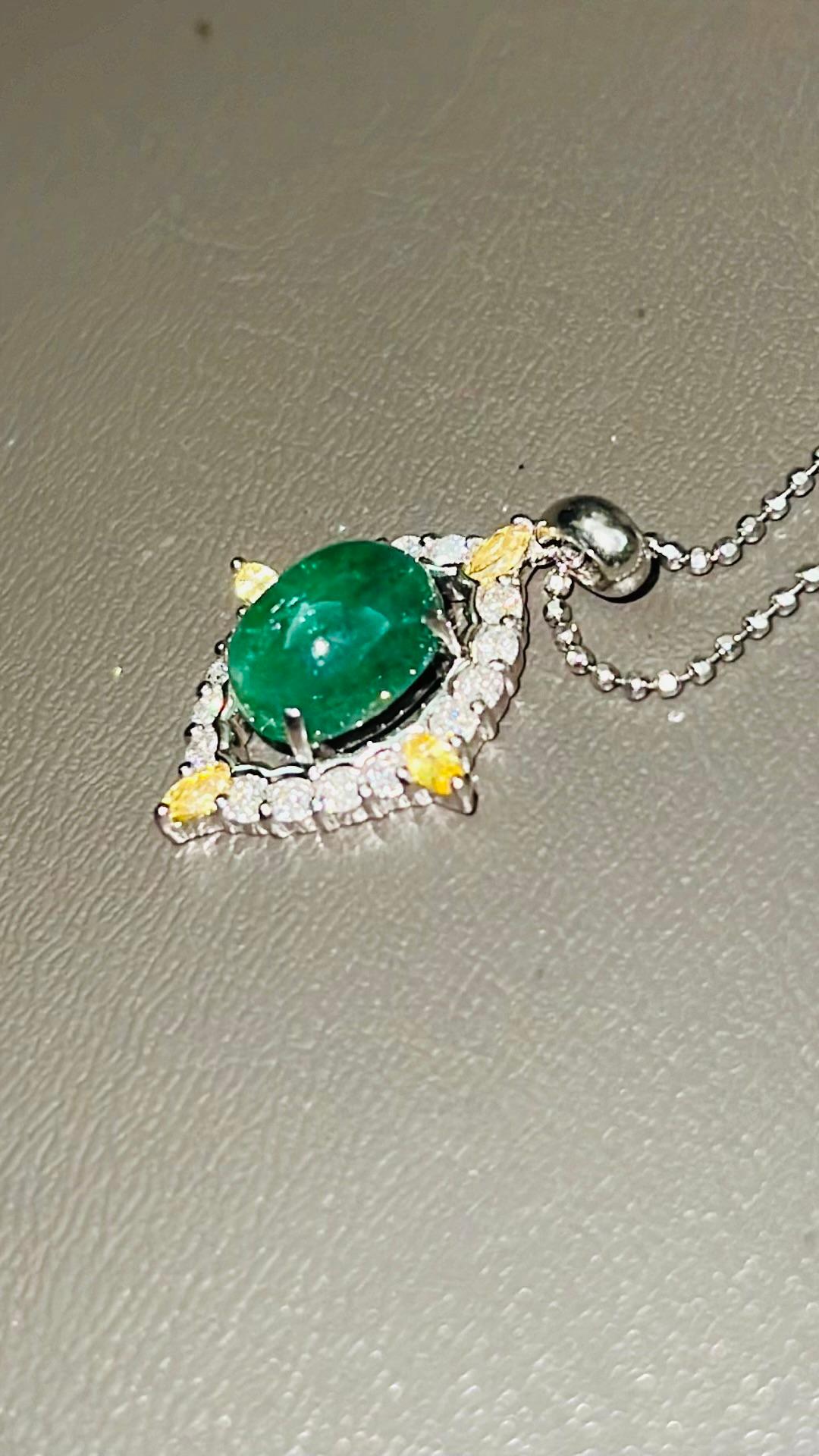 Women's or Men's Cab Emerald 3.25 Carat and Diamonds Platinum Pendant w/ Necklace For Sale