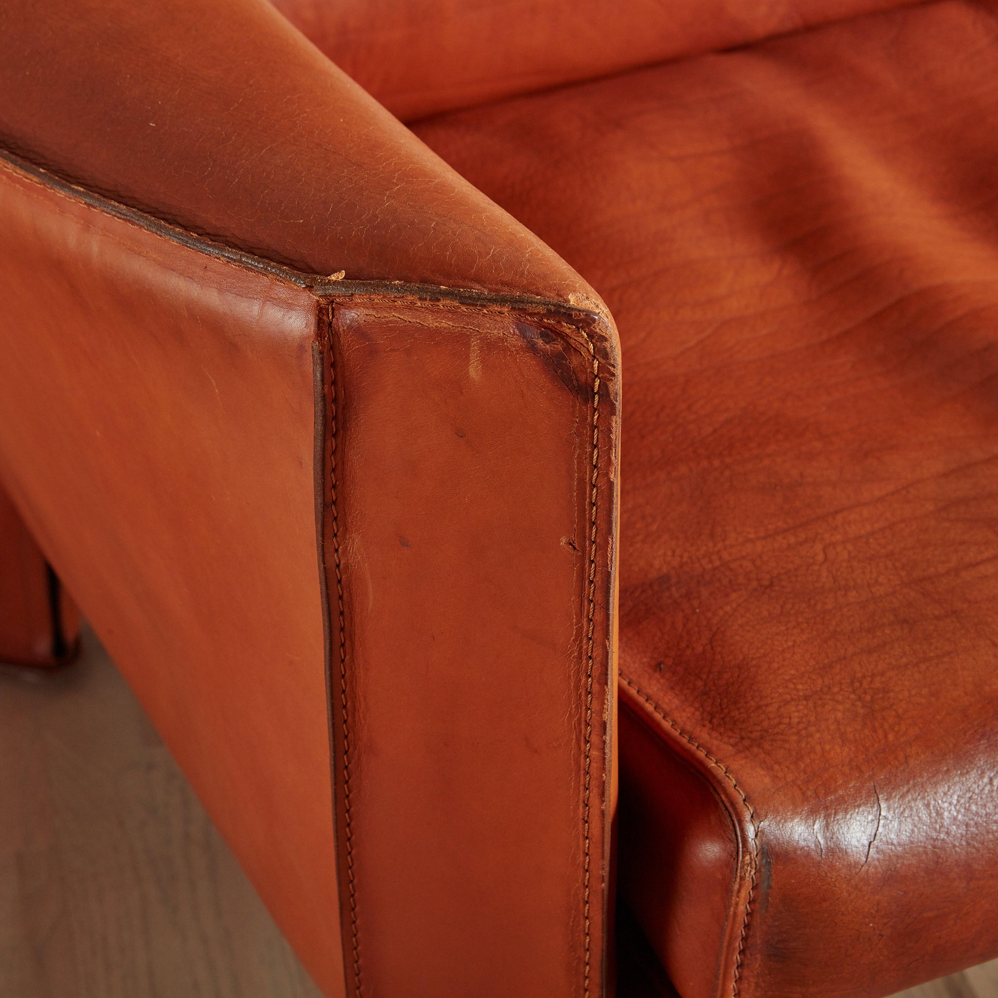 Cab' Loveseat in Original Leather by Mario Bellini for Cassina, Italy 1977 For Sale 5