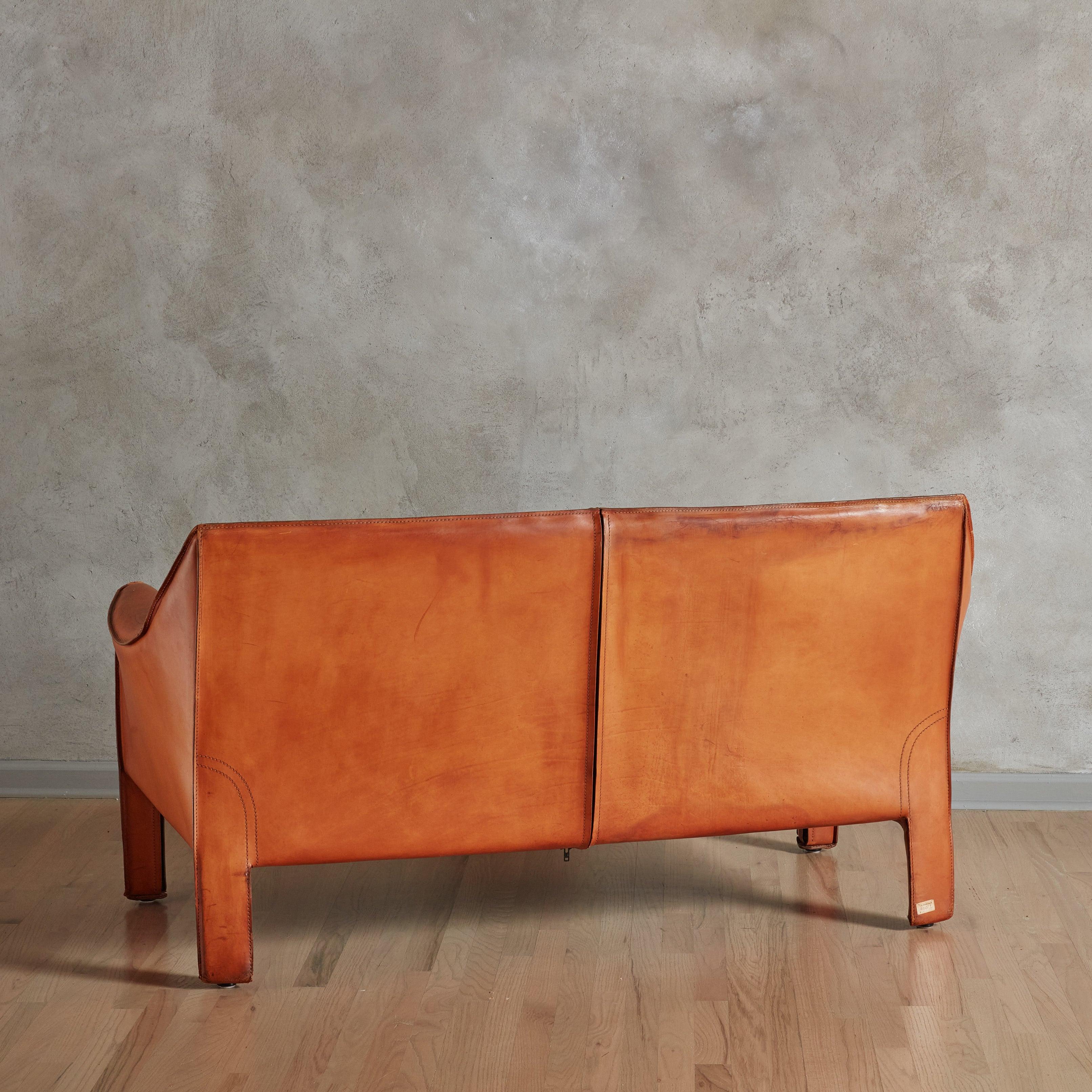 Modern Cab' Loveseat in Original Leather by Mario Bellini for Cassina, Italy 1977 For Sale
