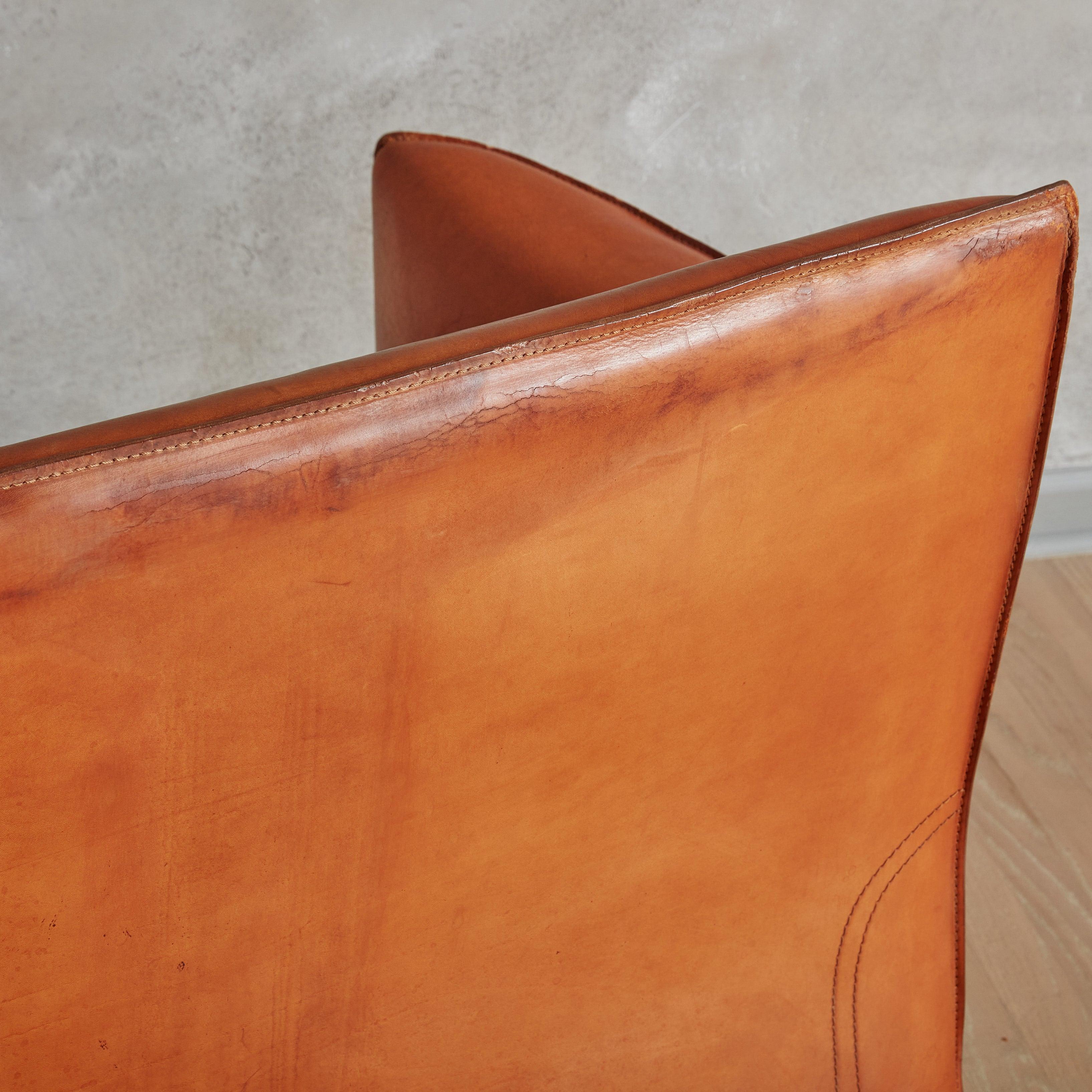 Cab' Loveseat in Original Leather by Mario Bellini for Cassina, Italy 1977 For Sale 2