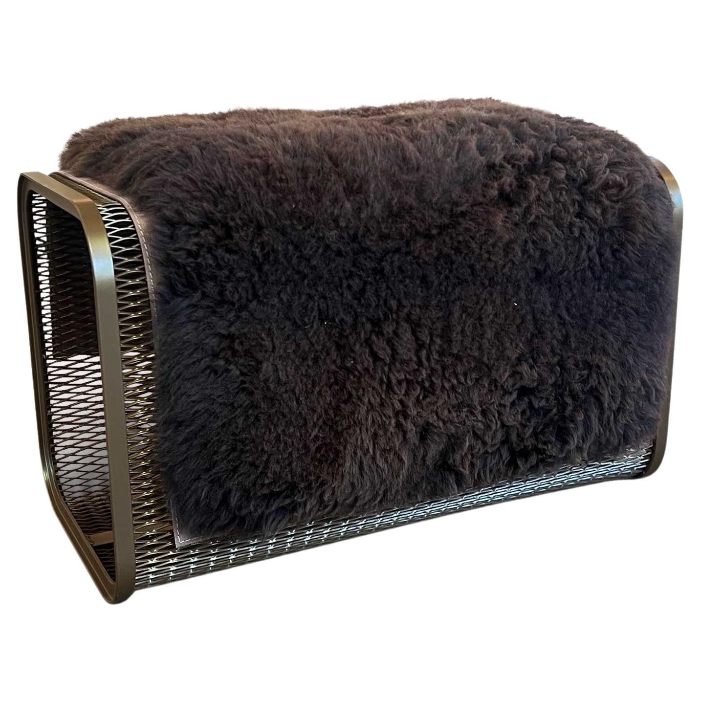 Banc Caballito Piccolo en treillis d'acier bronze avec peau de mouton et daim Brown foncé