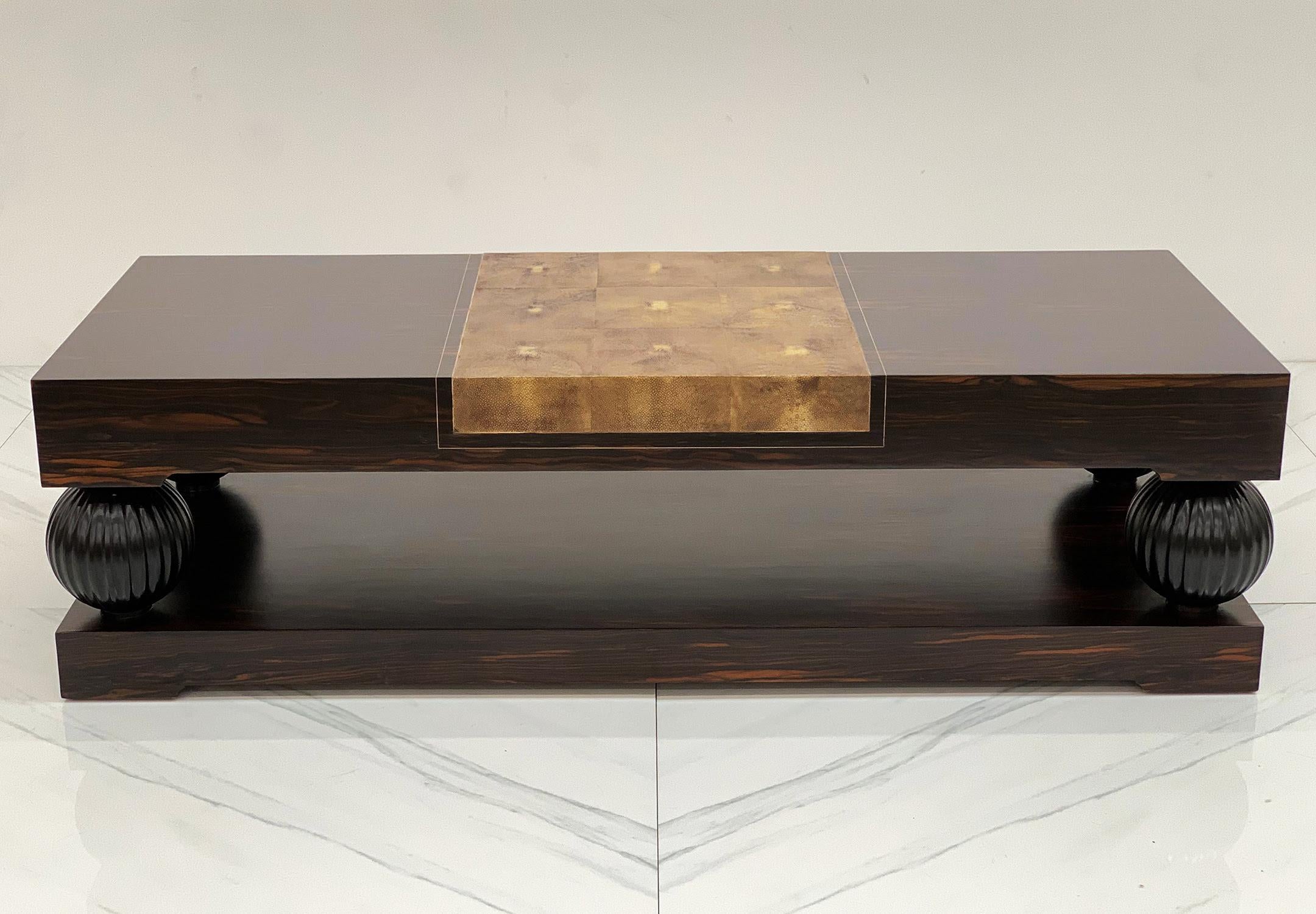Mesa baja Cabanel Basse-Boule Piel de zapa de Macassar Según Émile-Jacques Ruhlmann Francés en venta