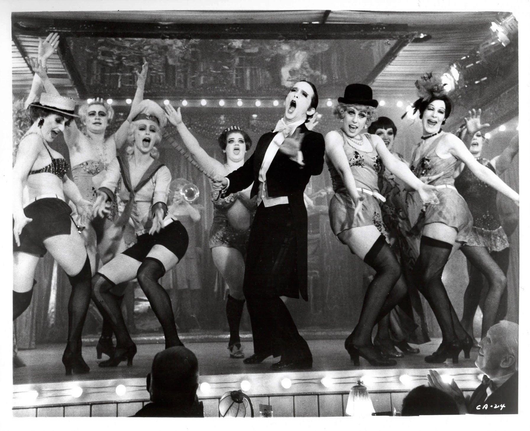 Cabaret 1972 Pressewerbung Film Filmstill gerahmt im Zustand „Hervorragend“ im Angebot in Bath, Somerset