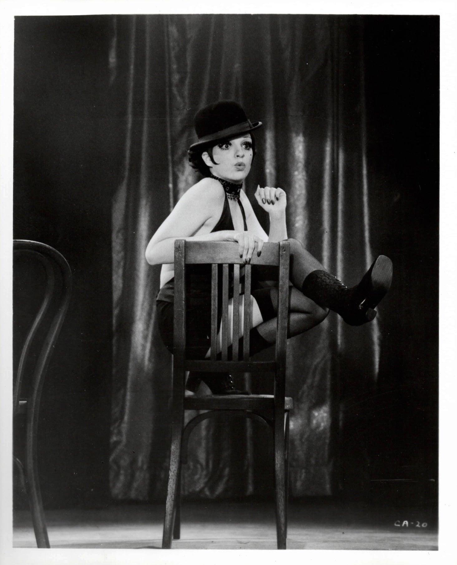 Cabaret 1972 Pubblicità stampa Film Ancora incorniciato In condizioni ottime in vendita a Bath, Somerset