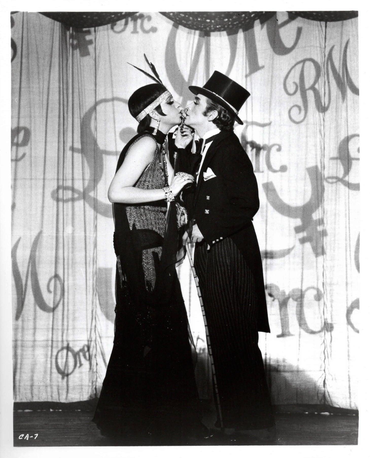 Cabaret 1972 Press Publicity Film Movie Still Framed Excellent état - En vente à Bath, Somerset