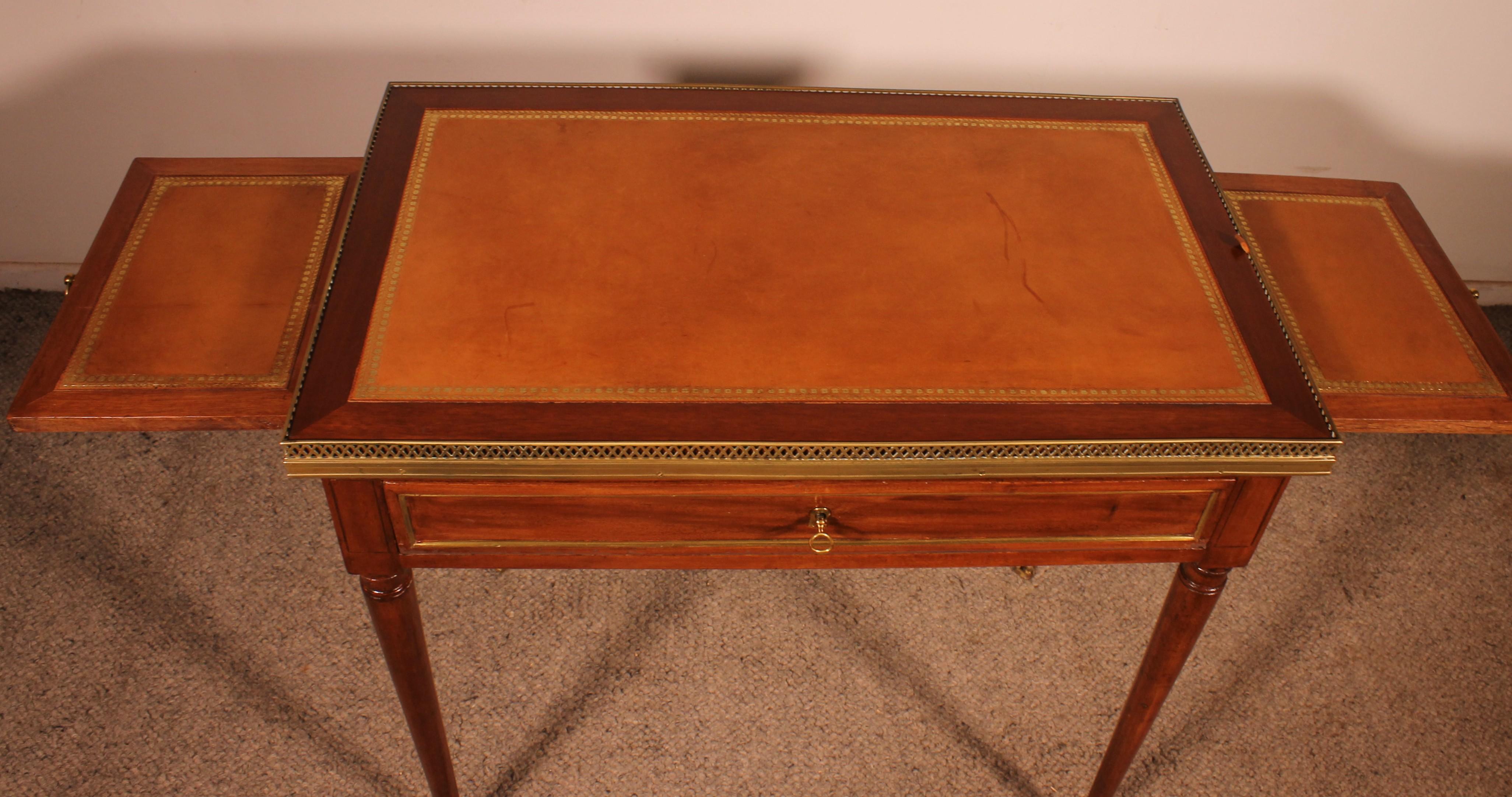 Cabaret Table In Cuban Mahogany, Louis XVI Period en vente 8