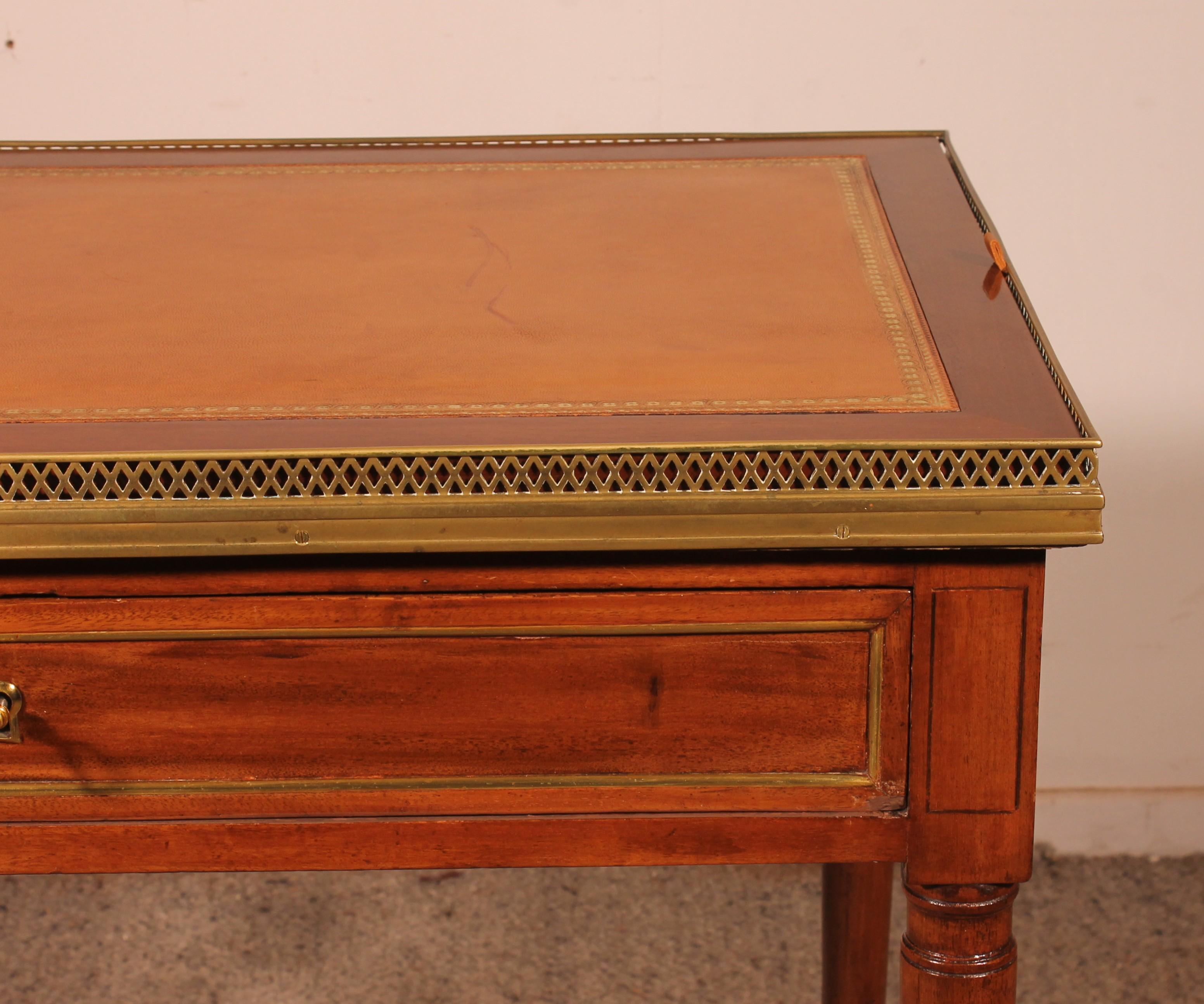 Français Cabaret Table In Cuban Mahogany, Louis XVI Period en vente