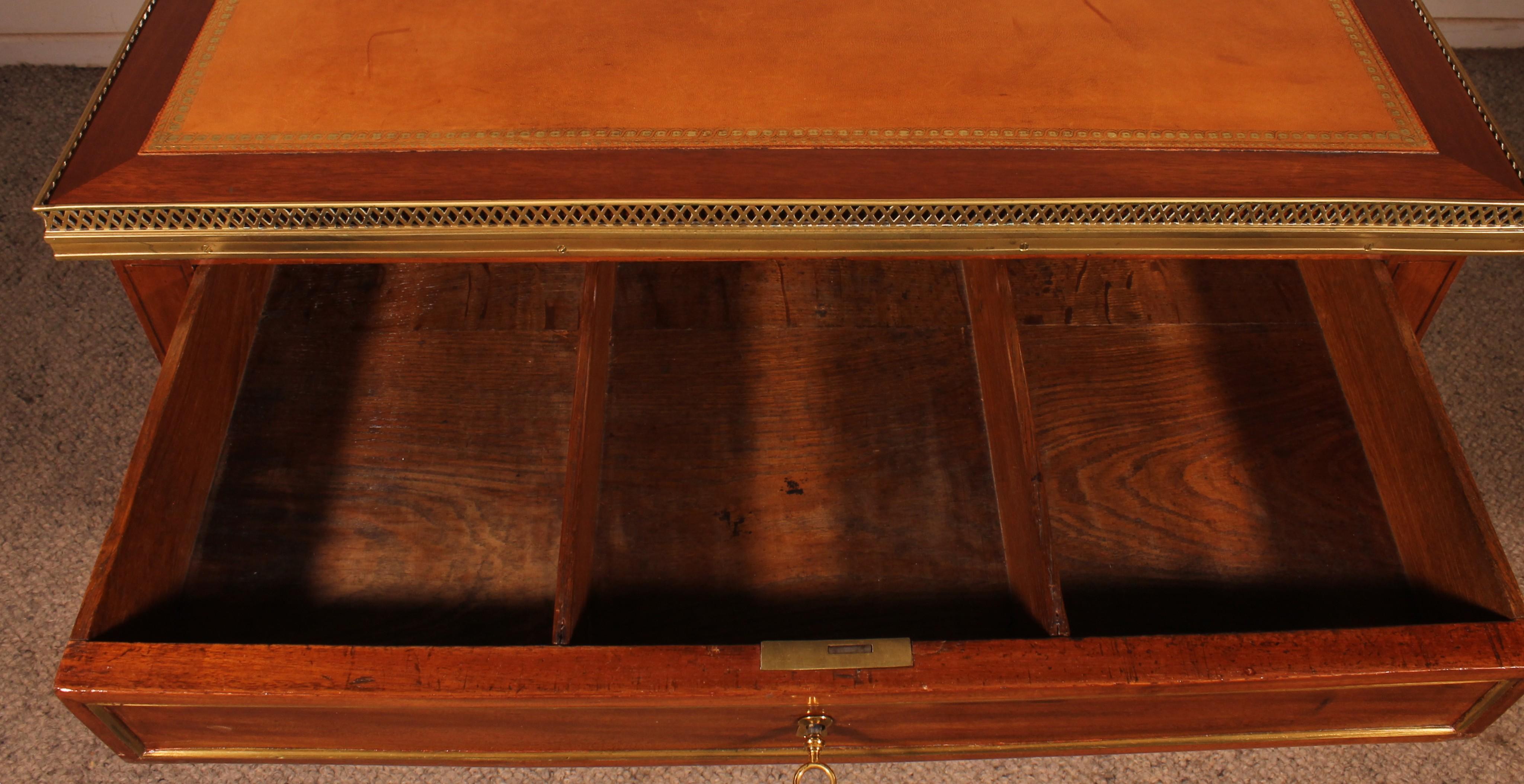 Cabaret Table In Cuban Mahogany, Louis XVI Period Bon état - En vente à Brussels, Brussels