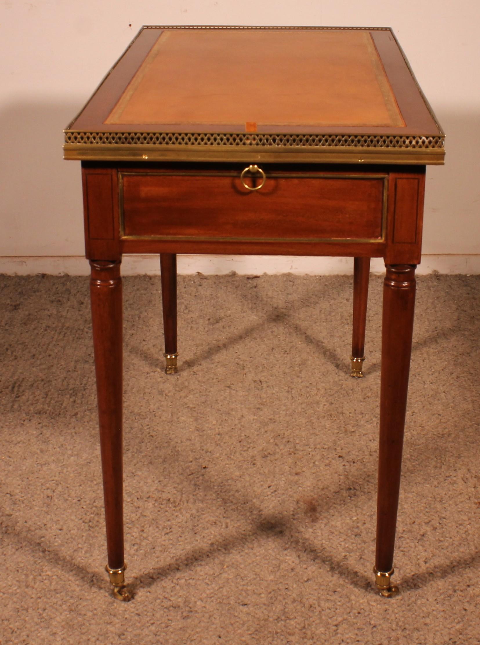 Acajou Cabaret Table In Cuban Mahogany, Louis XVI Period en vente