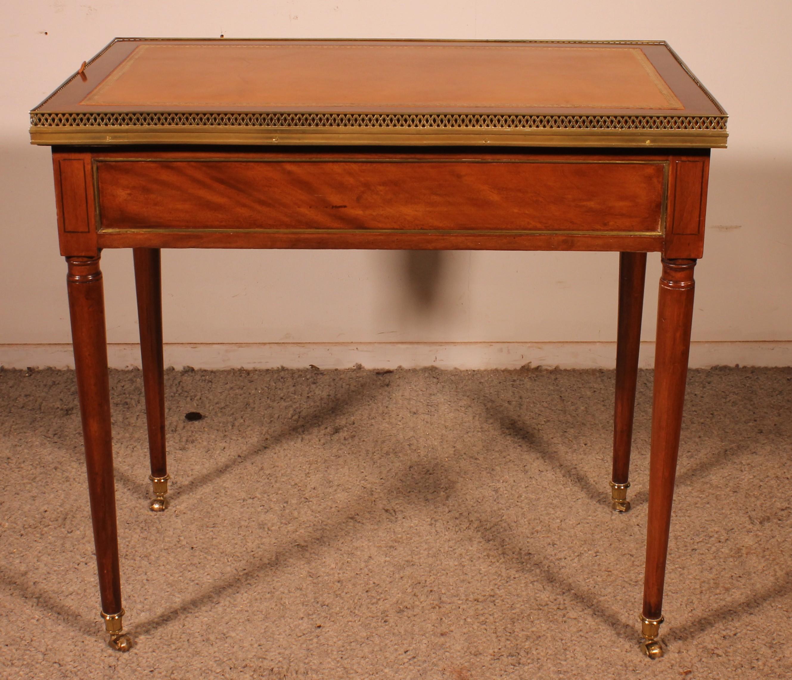 Cabaret Table In Cuban Mahogany, Louis XVI Period en vente 1