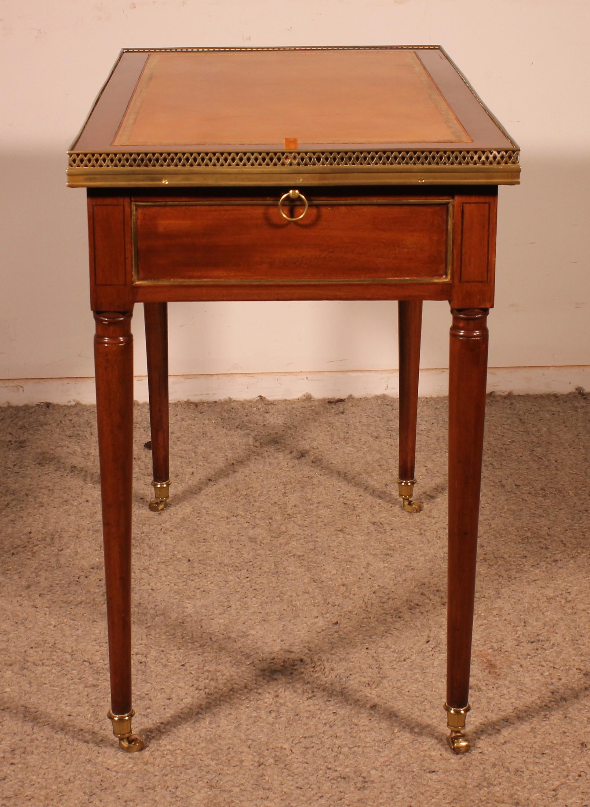 Cabaret Table In Cuban Mahogany, Louis XVI Period en vente 2