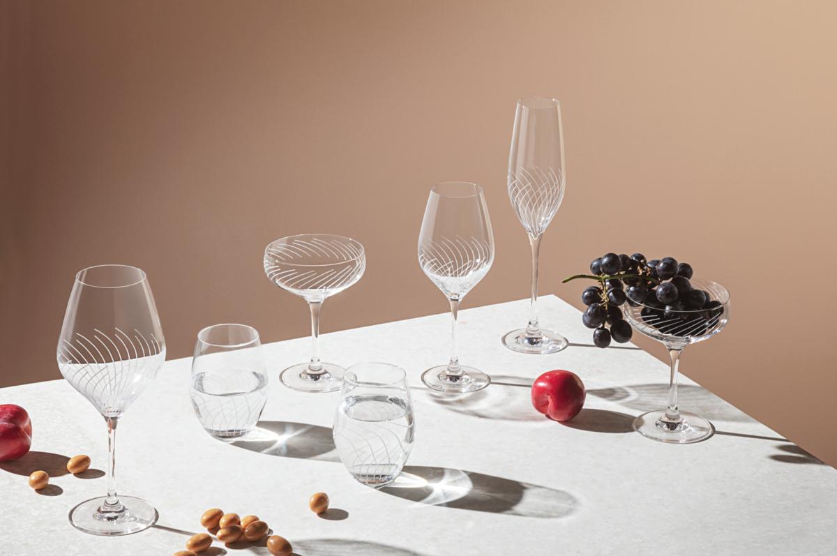 Cabernet Lines White Wine Glass, Clear, 12.2 Oz, 2 Pcs For Sale 8