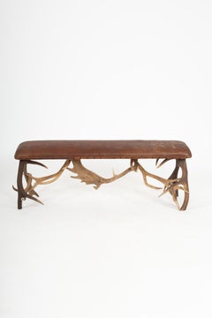 Cabin Chic: Geweihbank mit Ledersitz