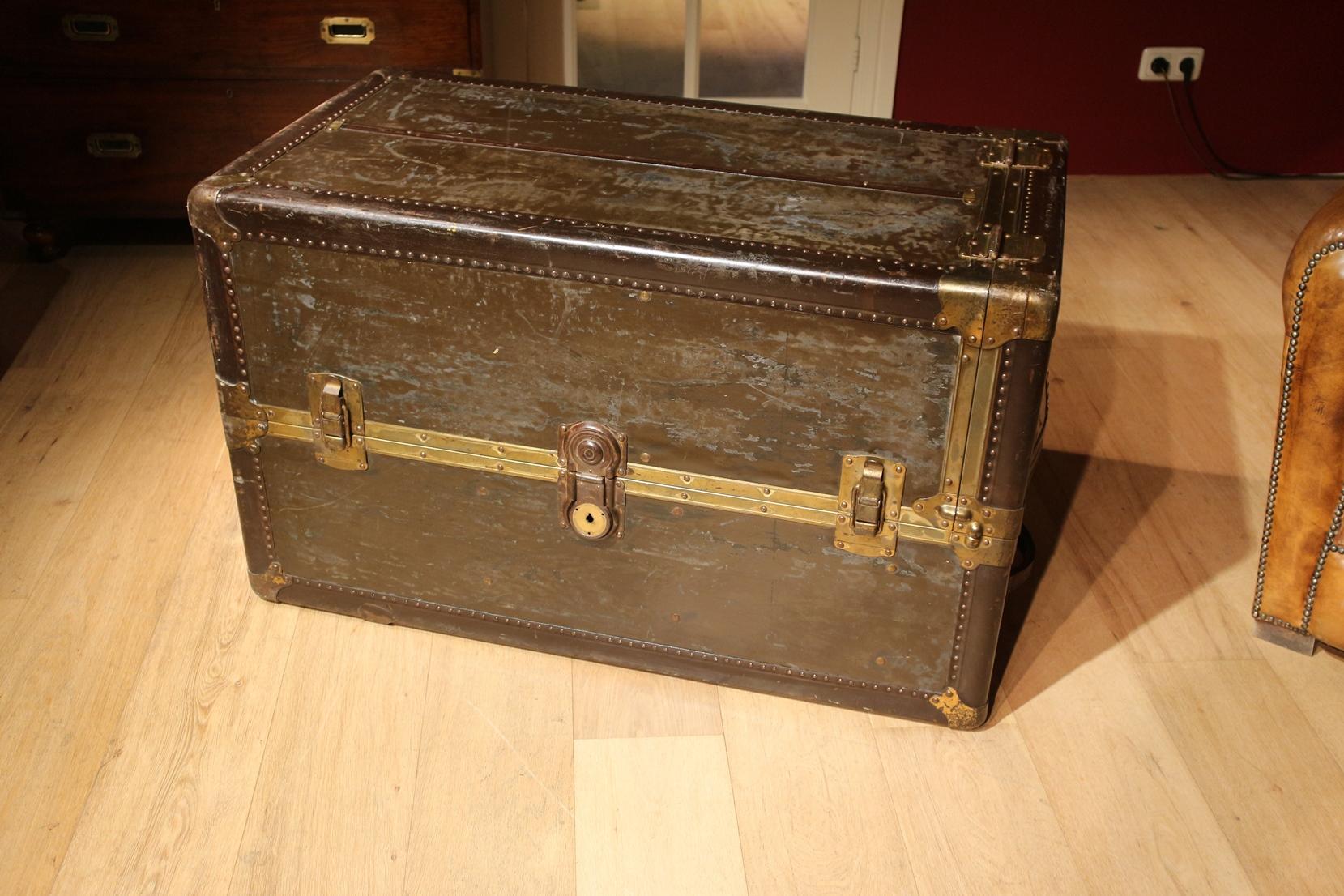 Cabin Trunk from the 1930s For Sale 4