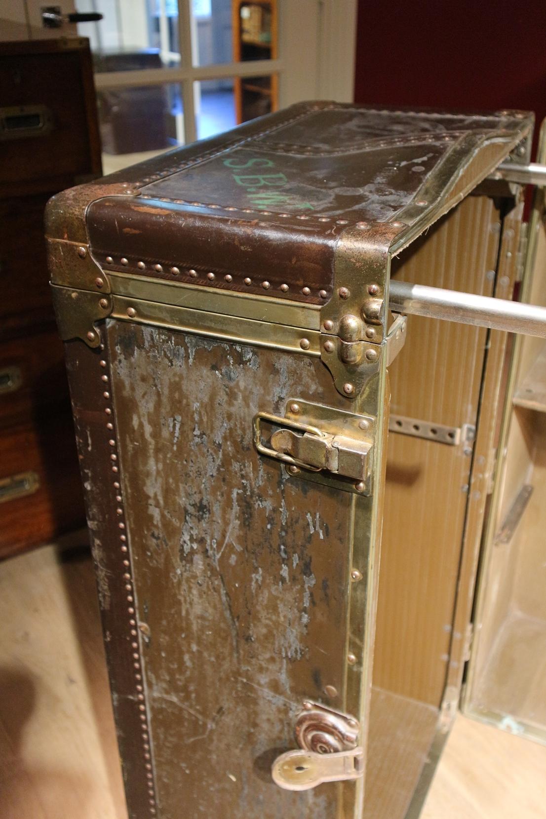Cabin Trunk from the 1930s For Sale 7