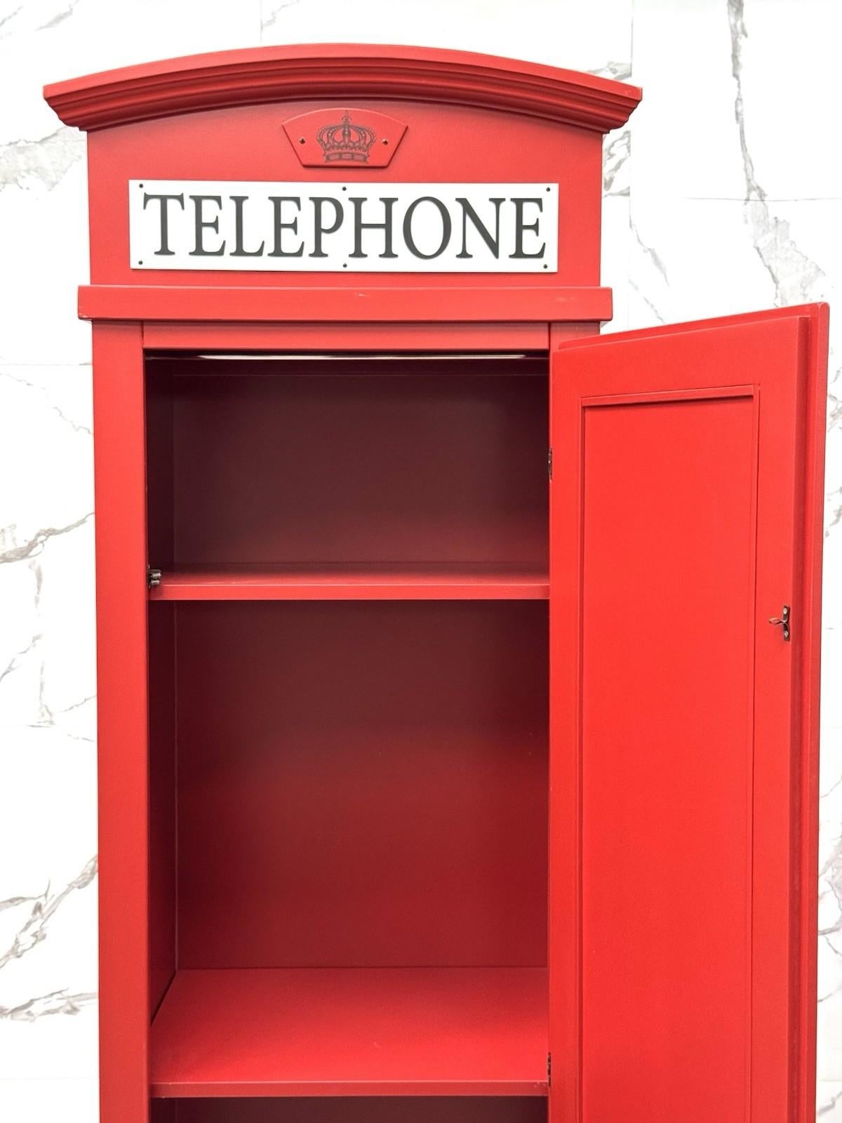 Contemporary Walk-in Closet with Mirror in the Shape of a London Telephone Booth For Sale