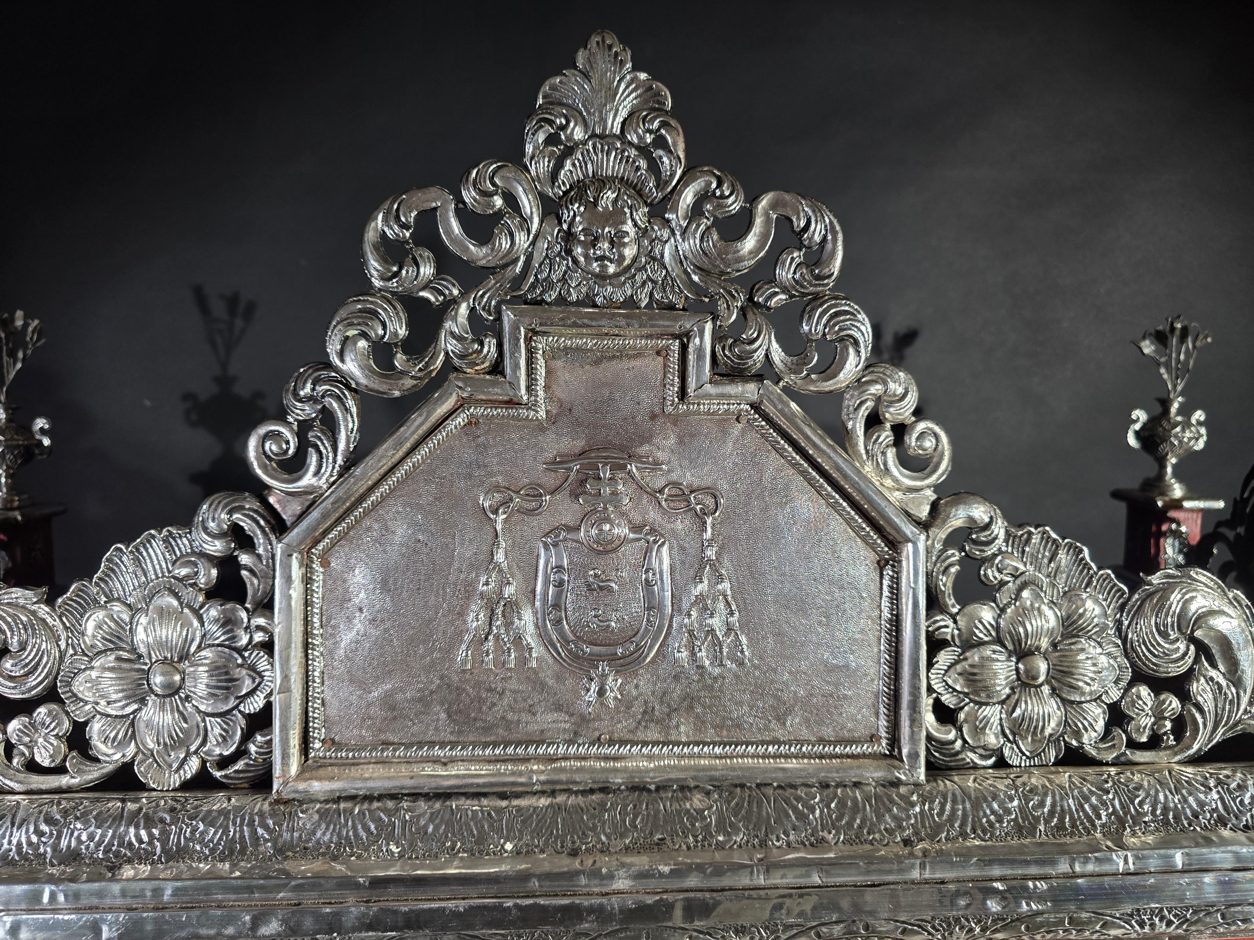 Schrank und Buffettisch; Mexiko, spätes 18. Jahrhundert und später in Silber (Sterlingsilber) im Angebot