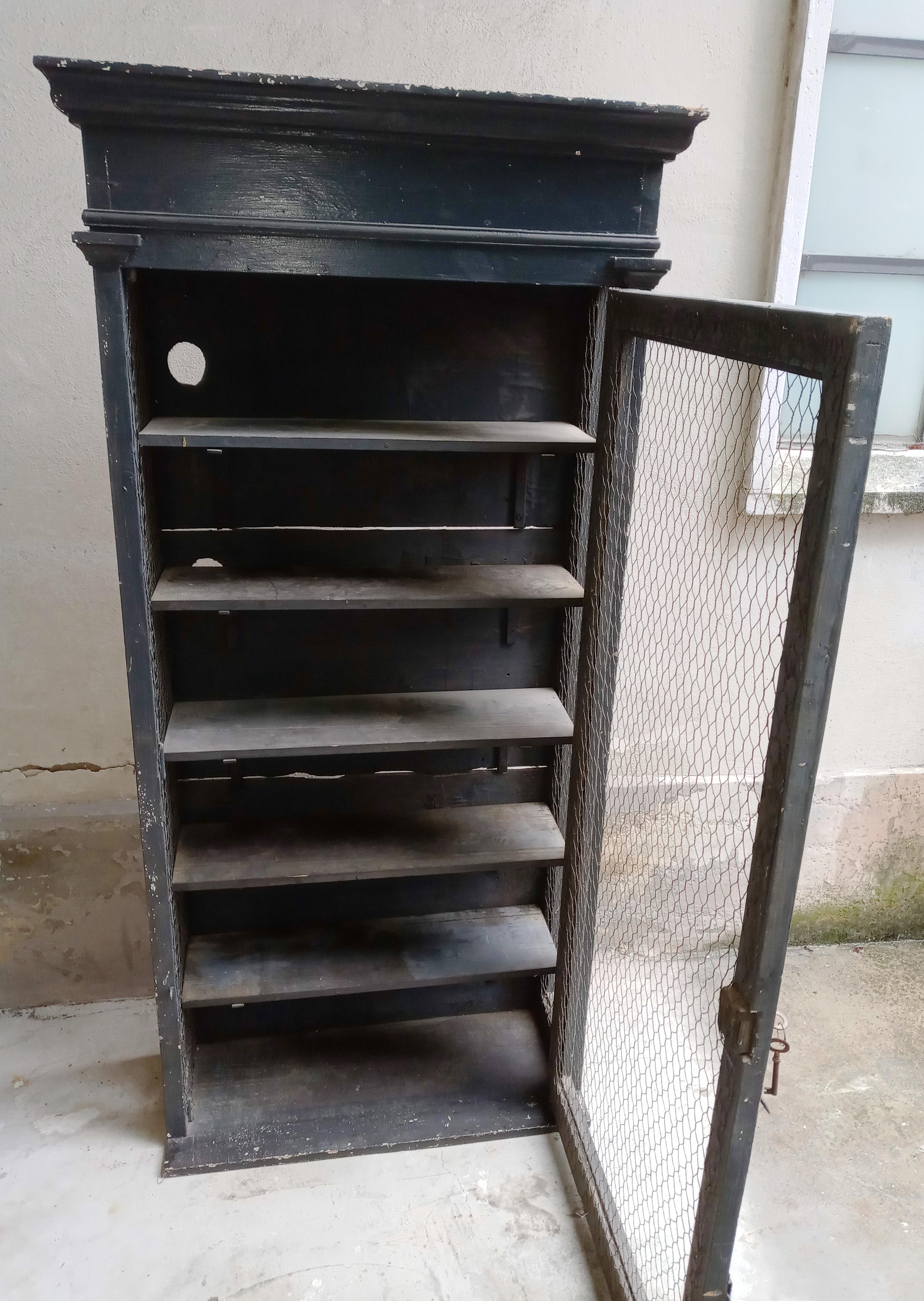 Early 20th Century Cabinet Anni 20, Stile Inglese For Sale