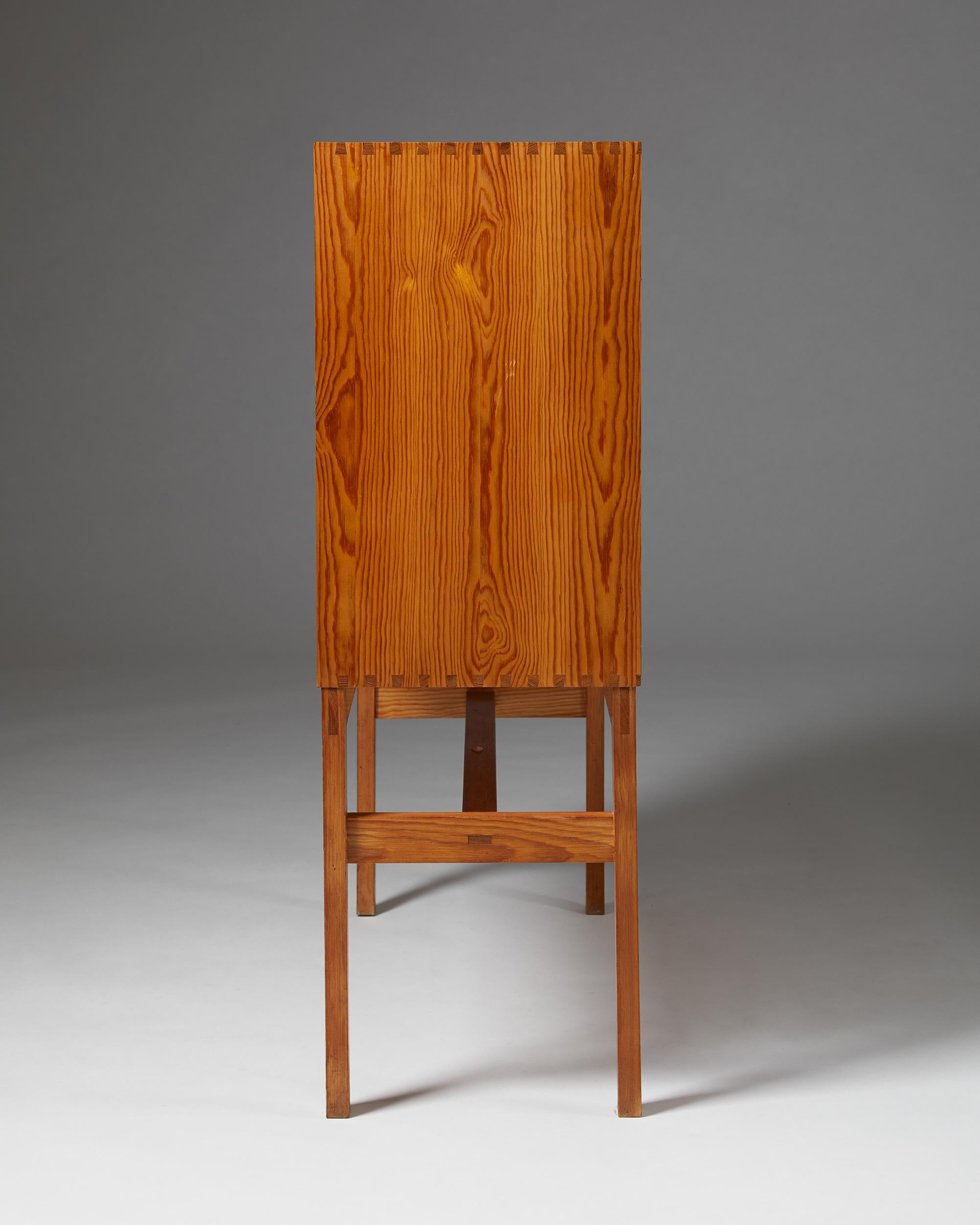 Mid-20th Century Cabinet made of Oregon pine, anonymous, Denmark, 1950s For Sale