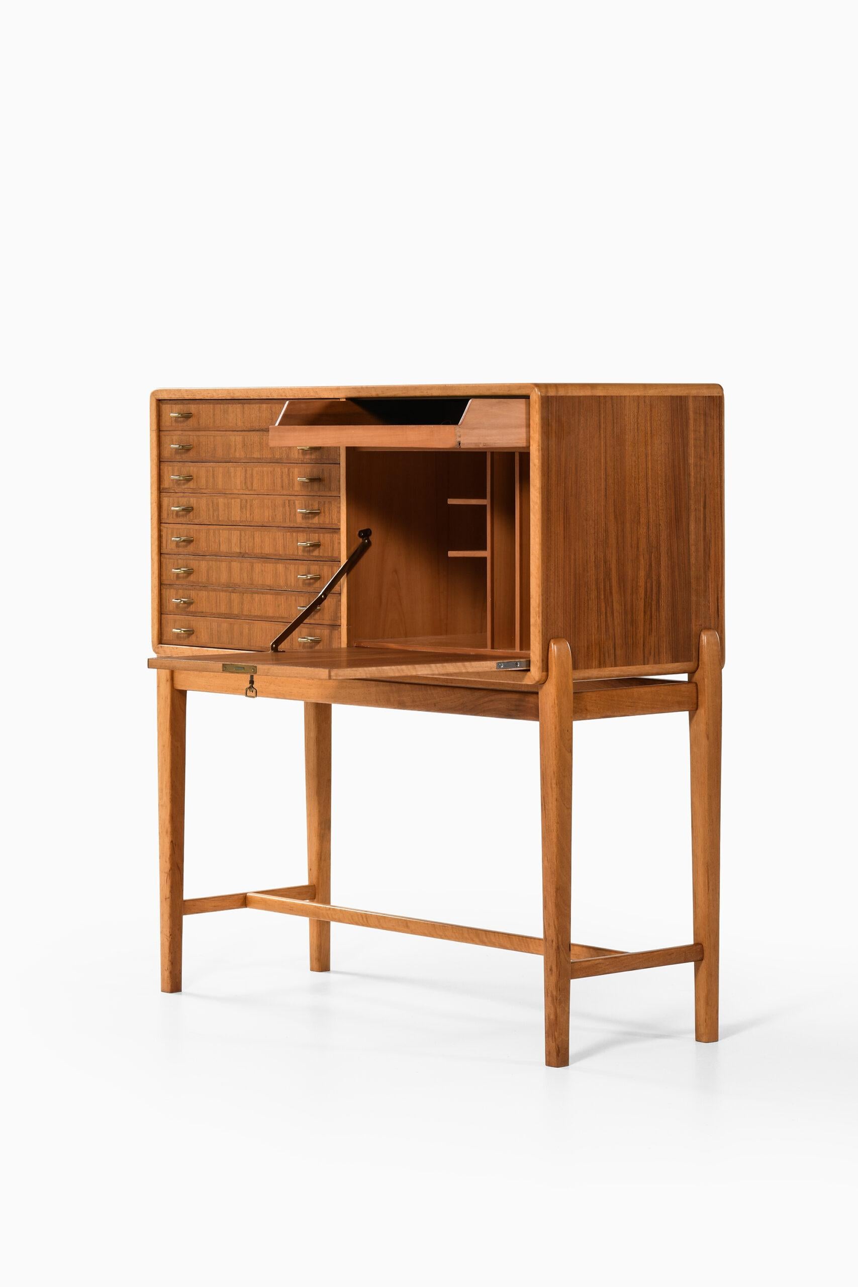 Mid-20th Century Cabinet Attributed to Carl-Axel Acking Produced in Sweden For Sale