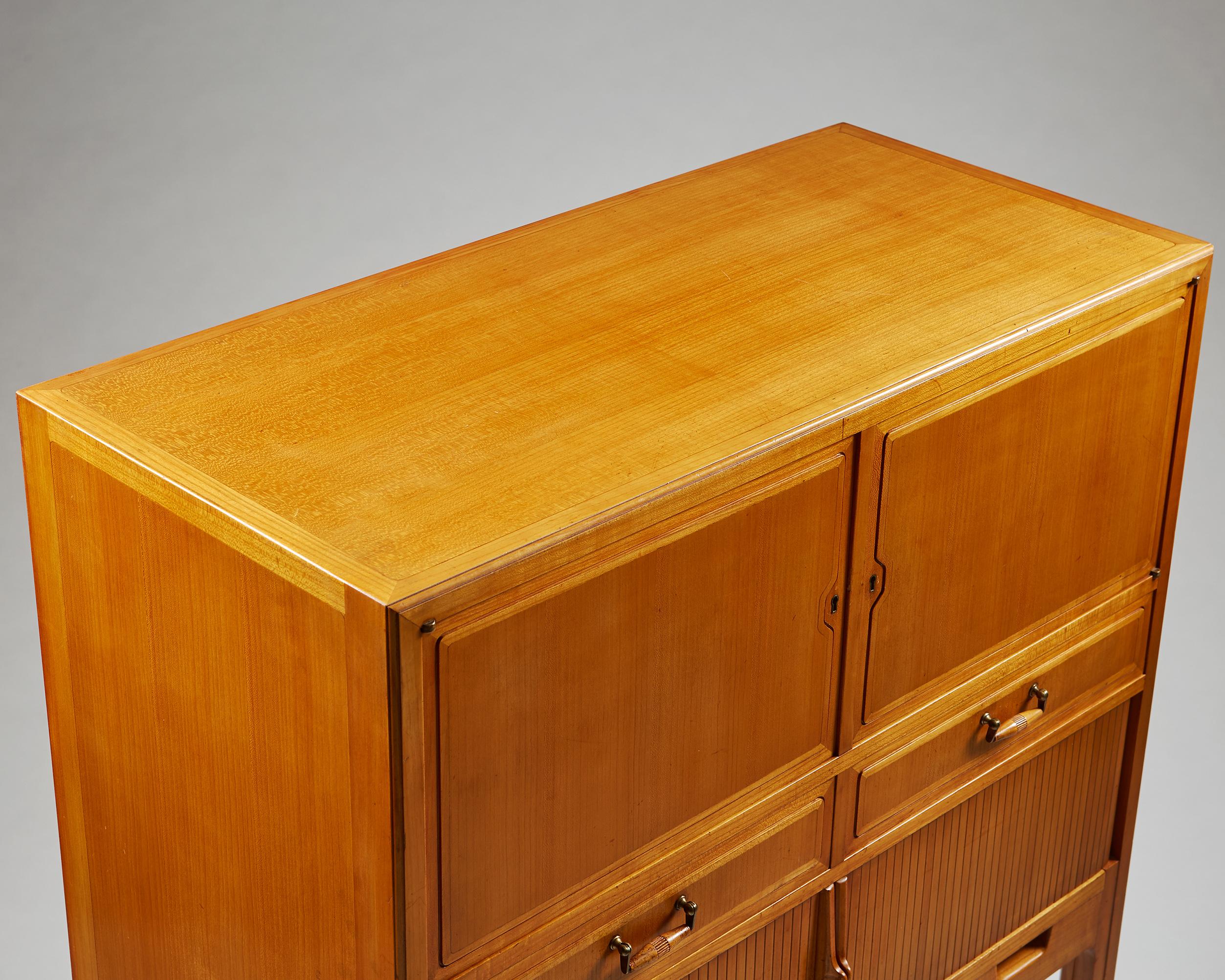 Cabinet Attributed to Hjalmar Jackson, Sweden, 1940s In Excellent Condition In Stockholm, SE