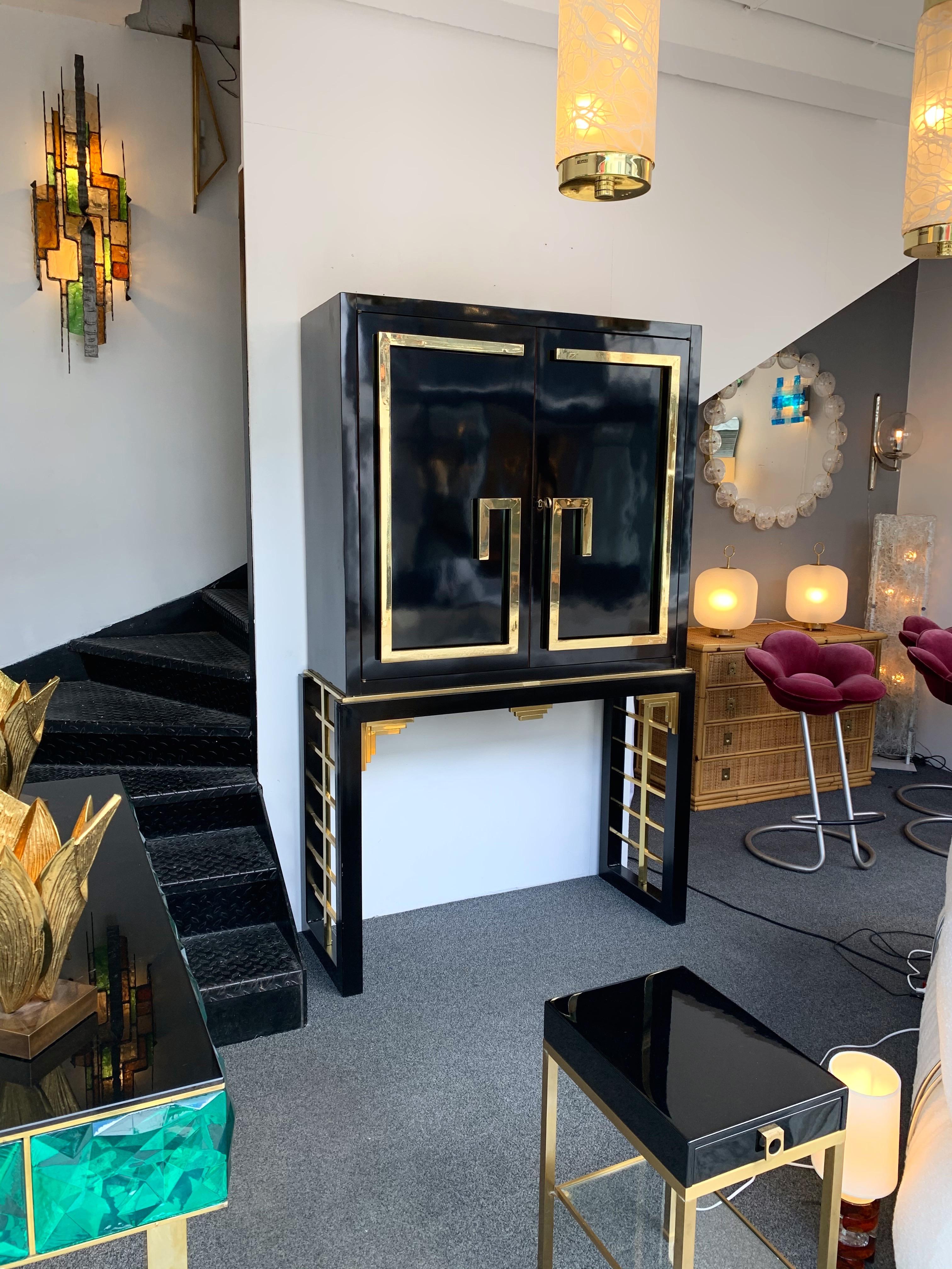 Cabinet Bar Lacquered with Brass and Mirror, Italy, 1970s 4