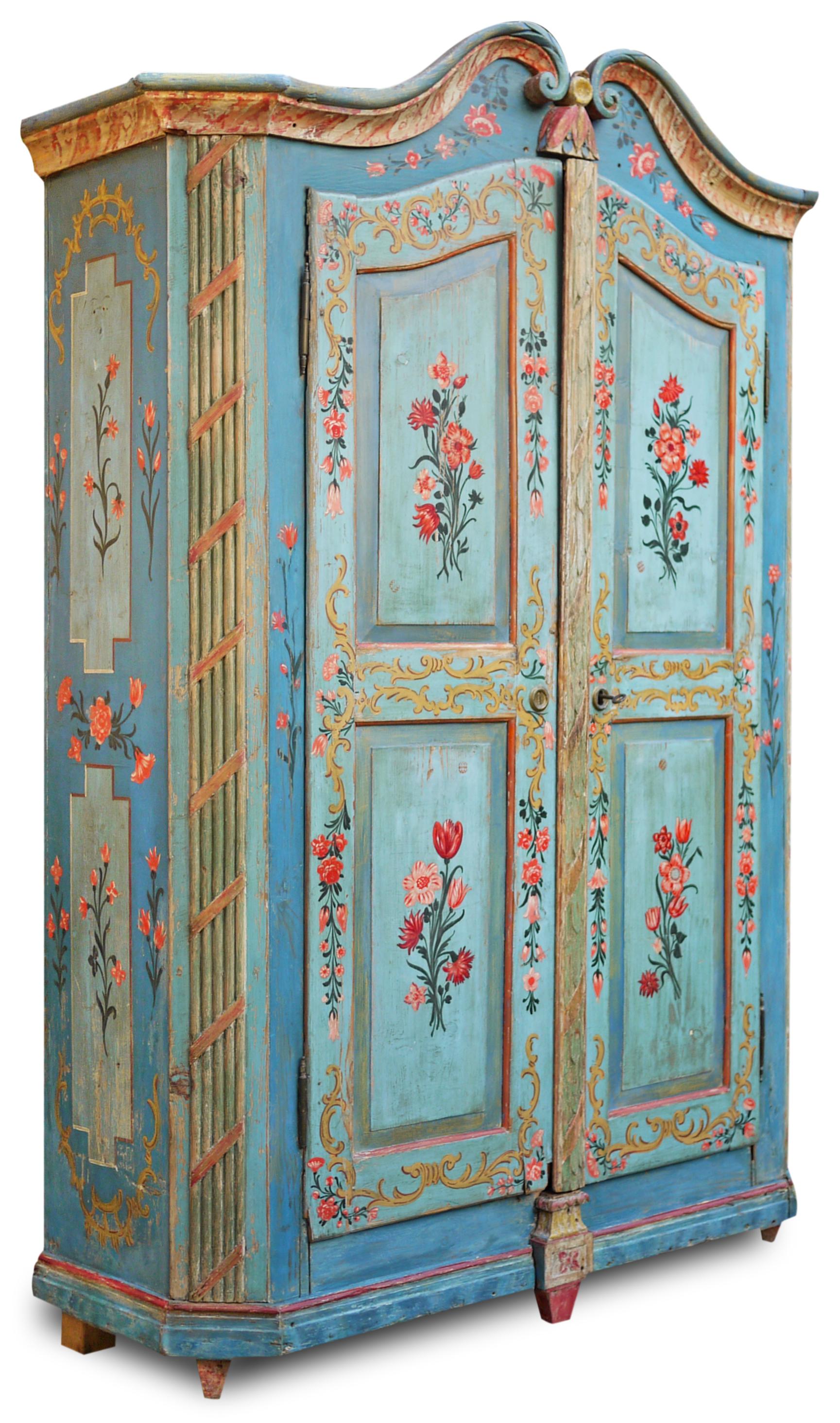 Cabinet, blue Tyrolean floral painted wardrobe - 19th century, Central Europe

Measures: H. 200 cm – L. 125 cm (138 cm to the frames) – P. 44 cm (55 cm to the frames)

Rich Tyrolean wardrobe with two doors, entirely painted in light blue.

On