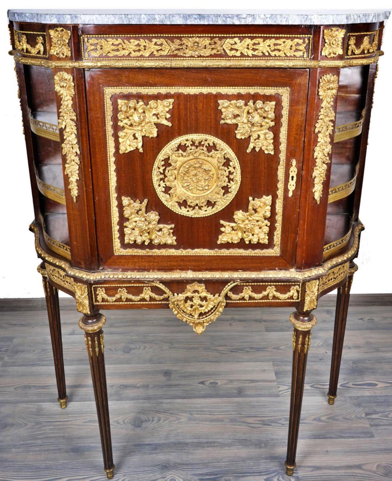 Hand-Crafted Cabinet / Buffet France 19th Century Napoleon III For Sale